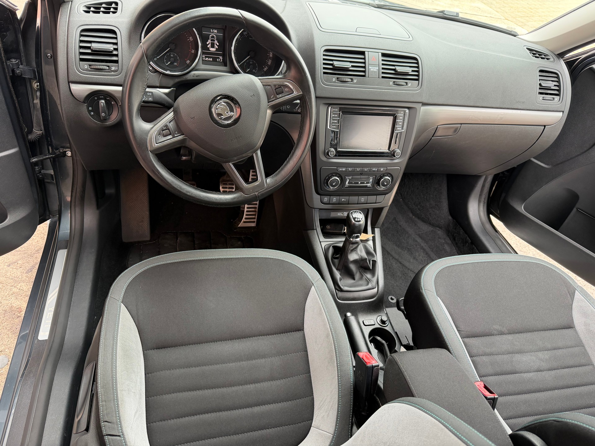 SKODA Yeti 1.4 TSI Swiss Joy 4x4-image-10