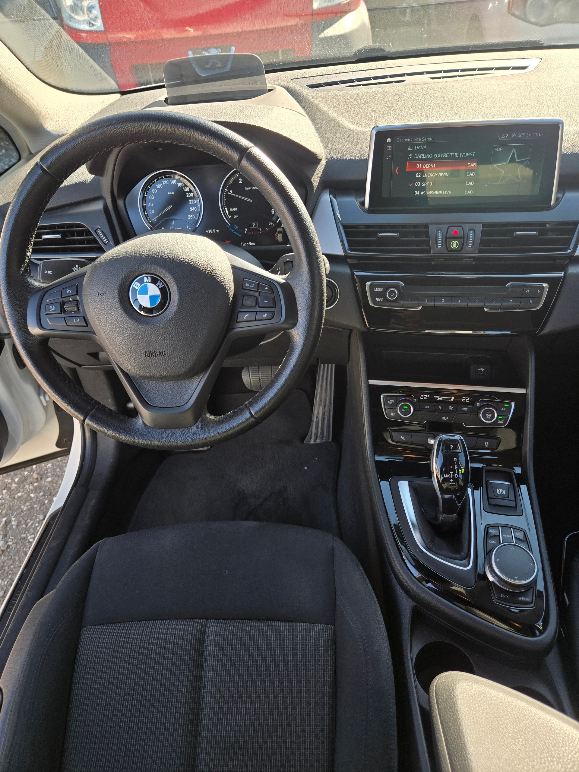 BMW 218d xDrive Active Tourer Steptronic Sport Line-image-9