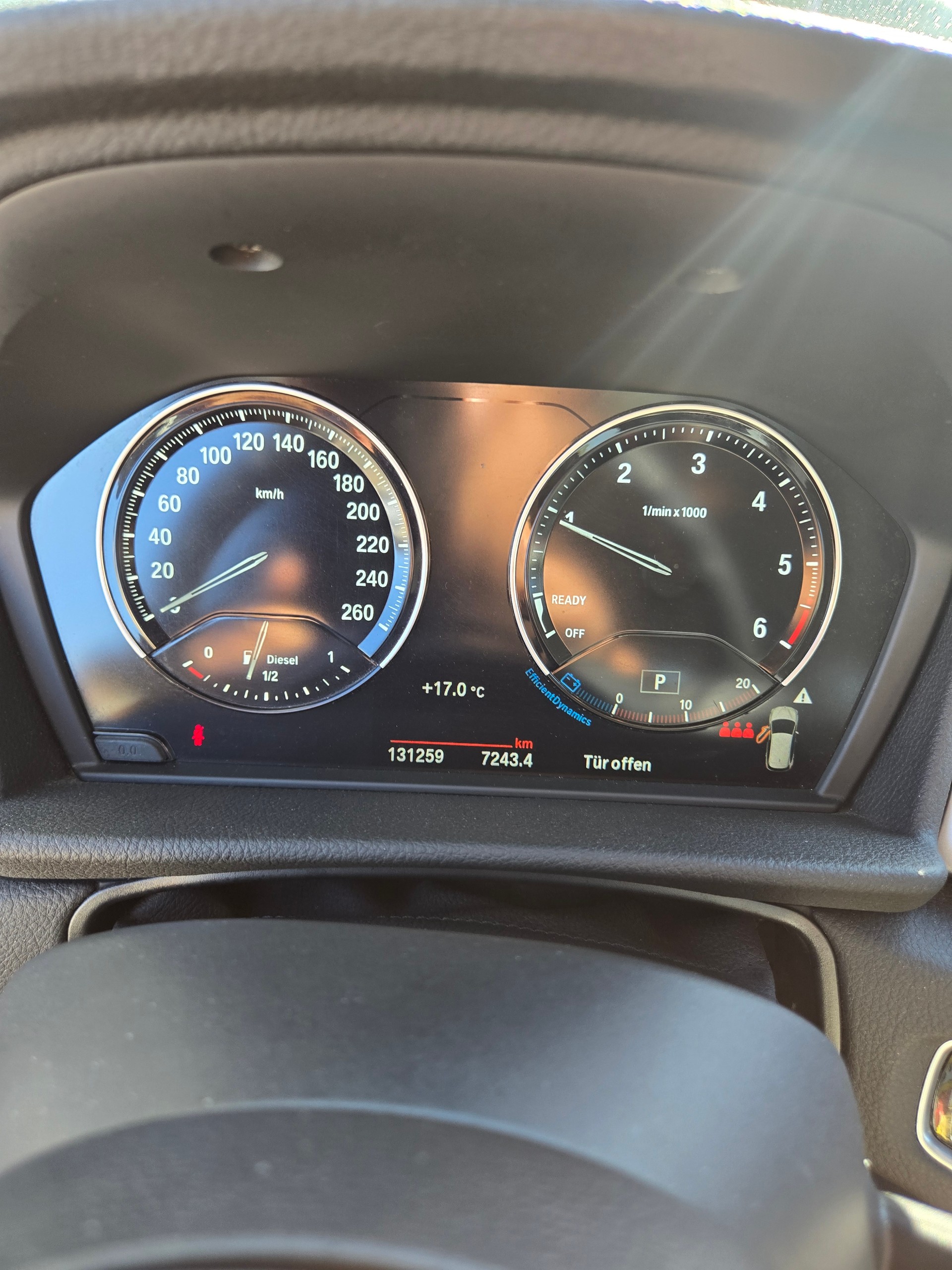 BMW 218d xDrive Active Tourer Steptronic Sport Line-image-11