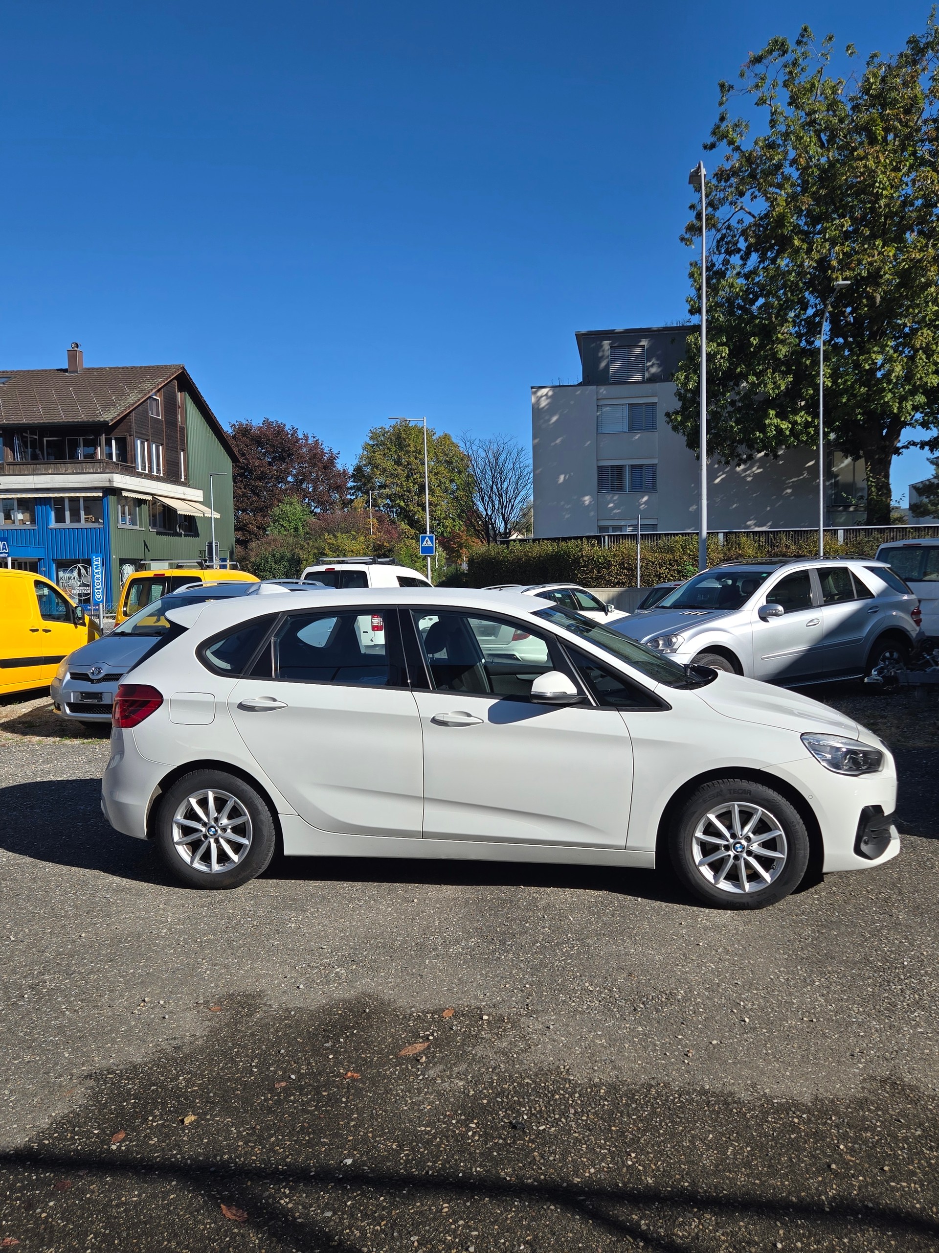 BMW 218d xDrive Active Tourer Steptronic Sport Line-image-4