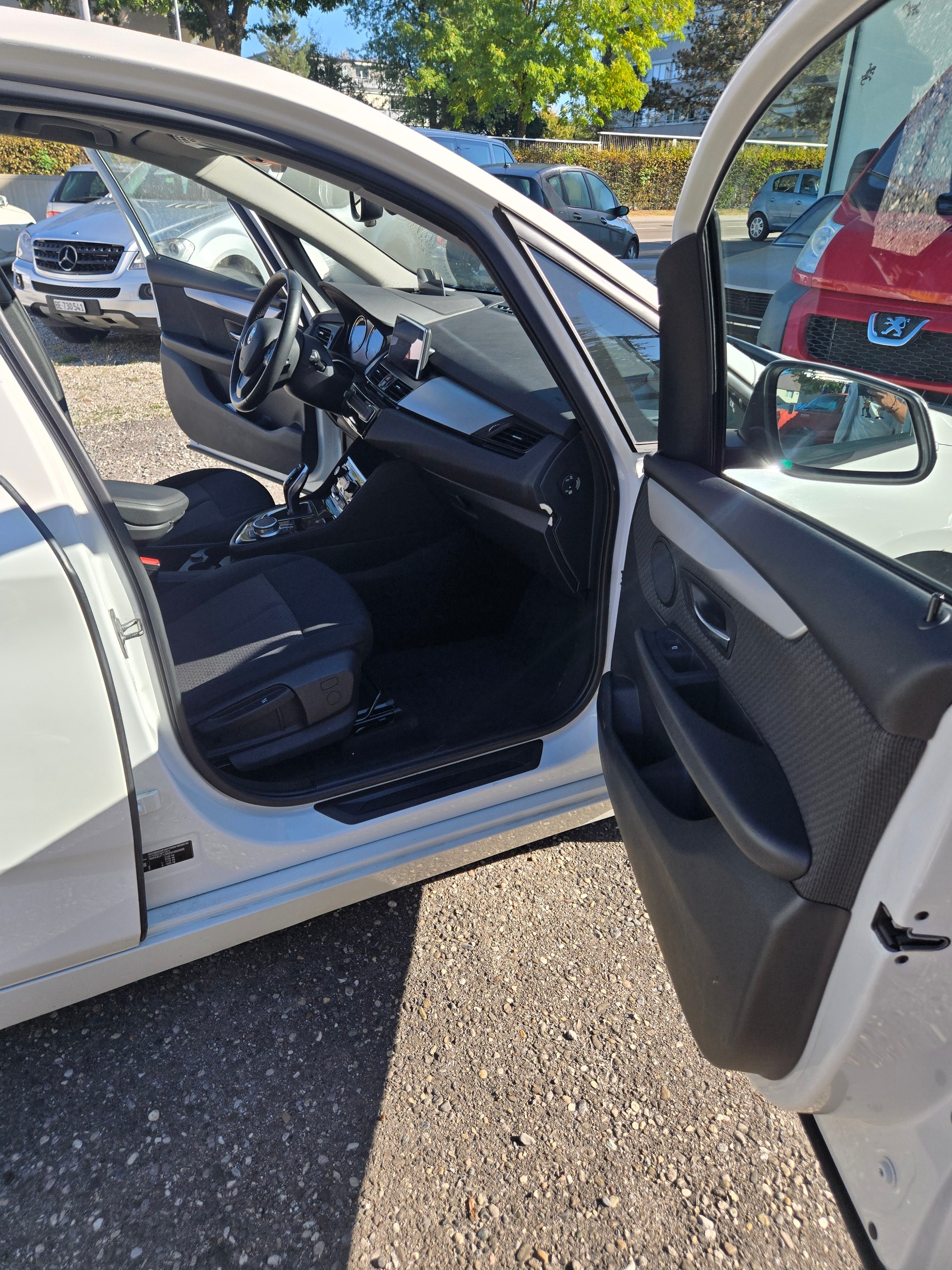 BMW 218d xDrive Active Tourer Steptronic Sport Line-image-13