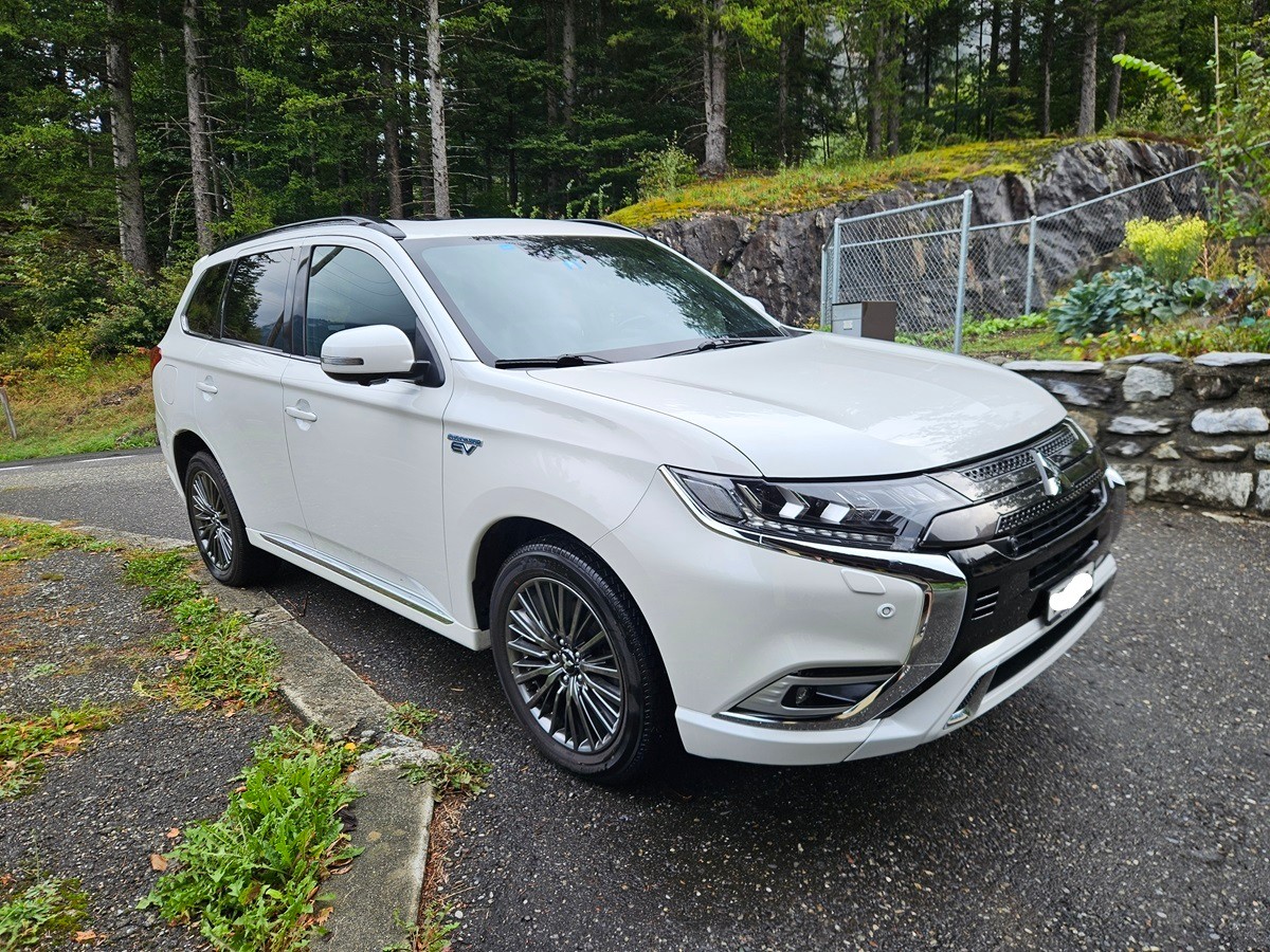 MITSUBISHI 2.4 PHEV Diamond S-Edition-image-2