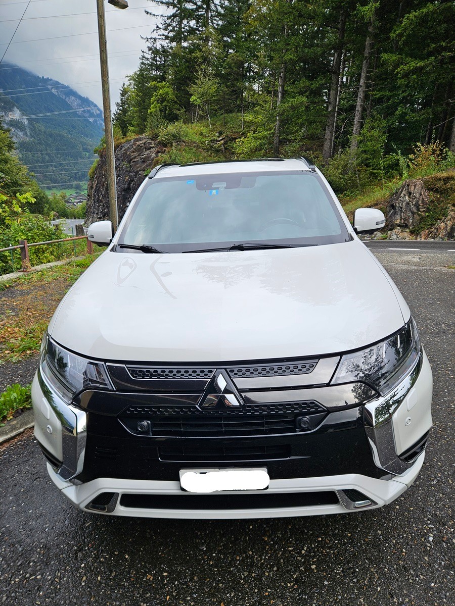 MITSUBISHI 2.4 PHEV Diamond S-Edition-image-3
