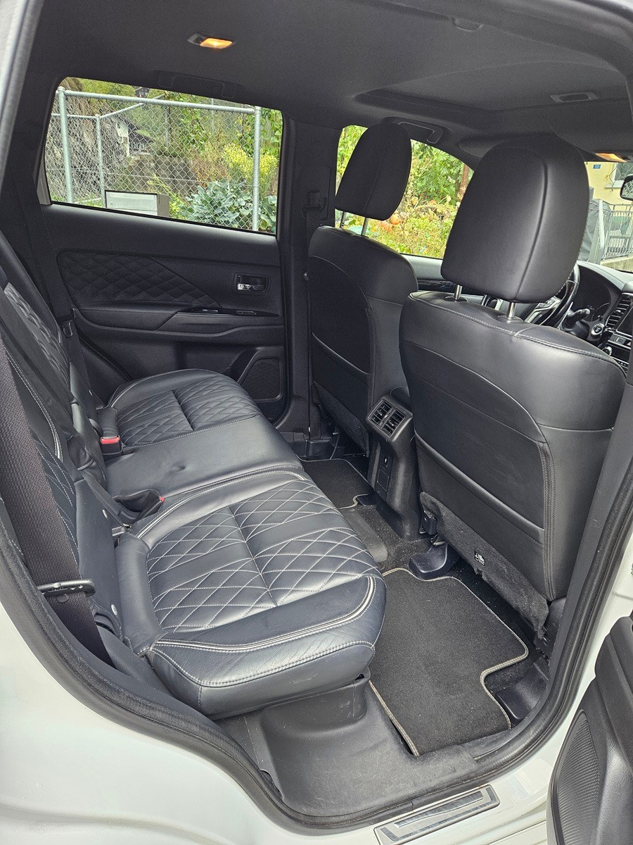 MITSUBISHI 2.4 PHEV Diamond S-Edition-image-8