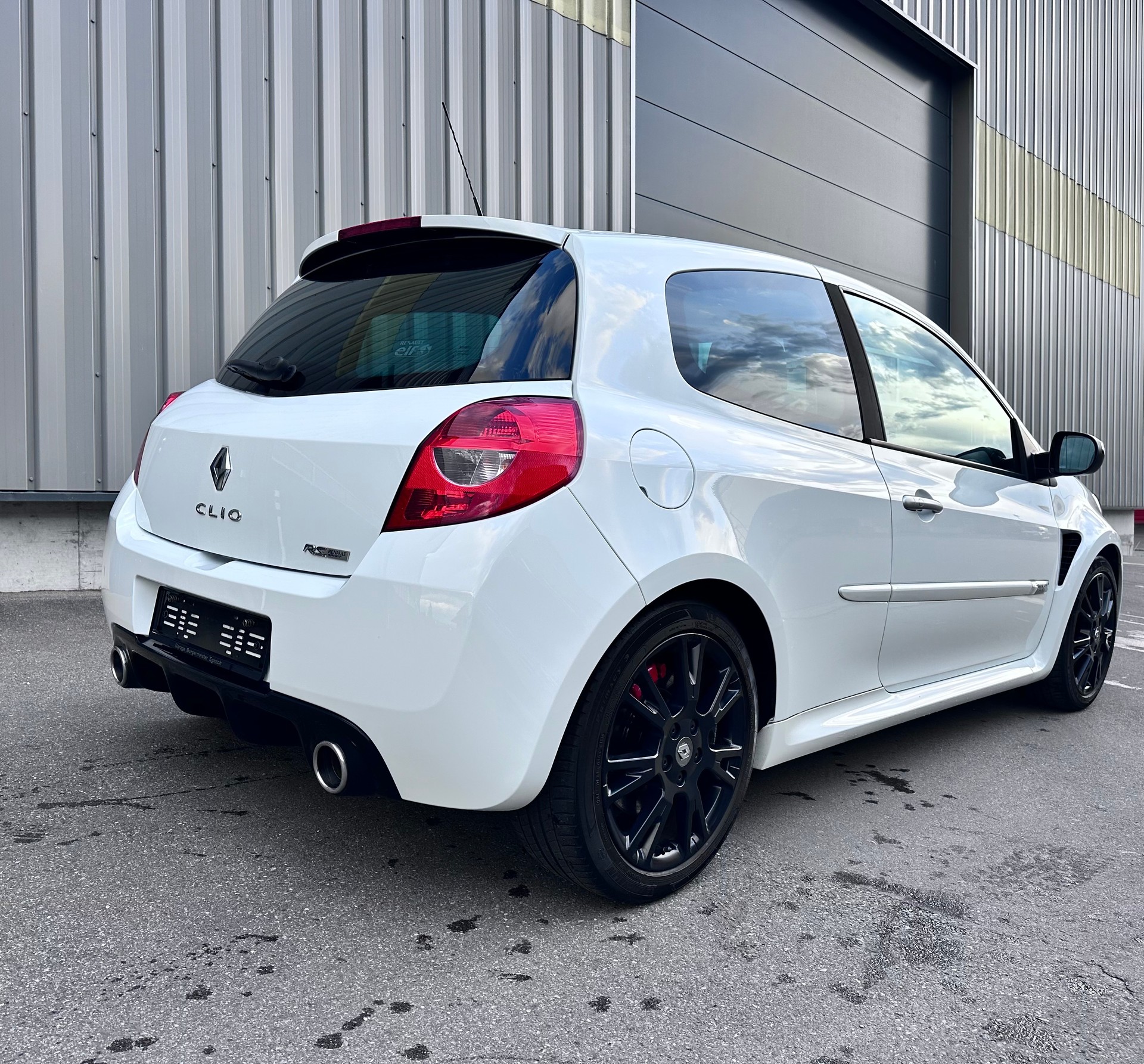 RENAULT Clio 2.0 16V RS (Sport)-image-1