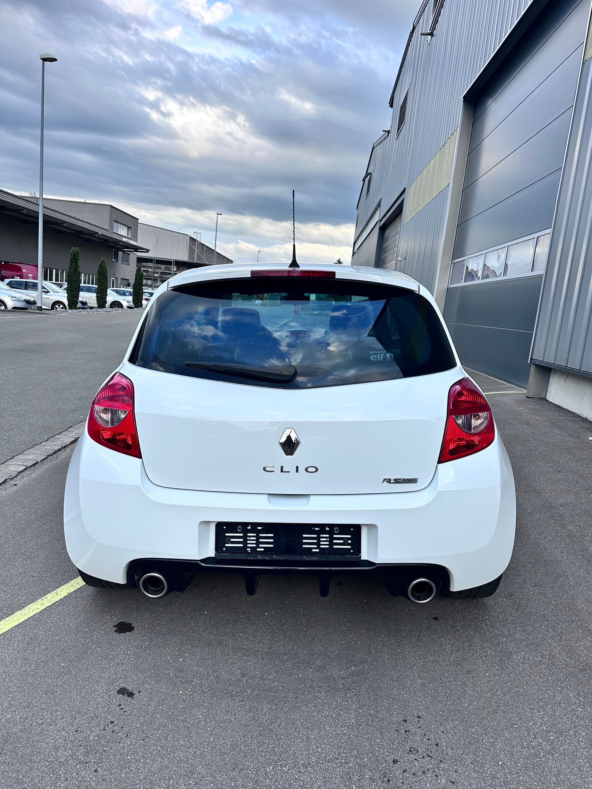 RENAULT Clio 2.0 16V RS (Sport)-image-2