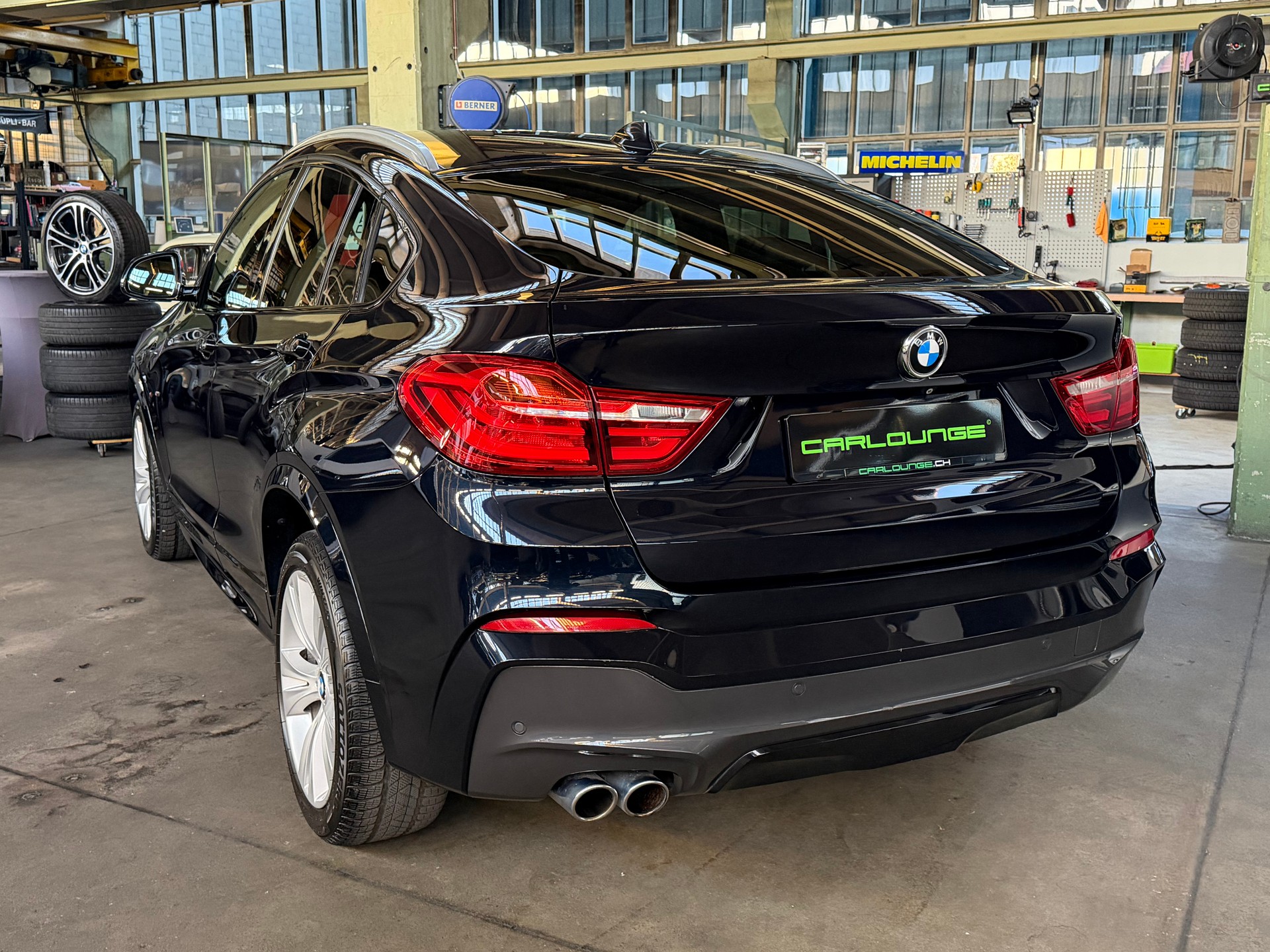 BMW X4 xDrive 30d M-Sport- & Aerodynamikpaket / Steptronic Automat-image-10