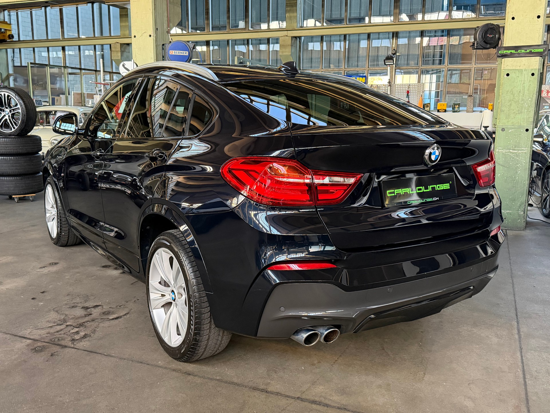 BMW X4 xDrive 30d M-Sport- & Aerodynamikpaket / Steptronic Automat-image-2