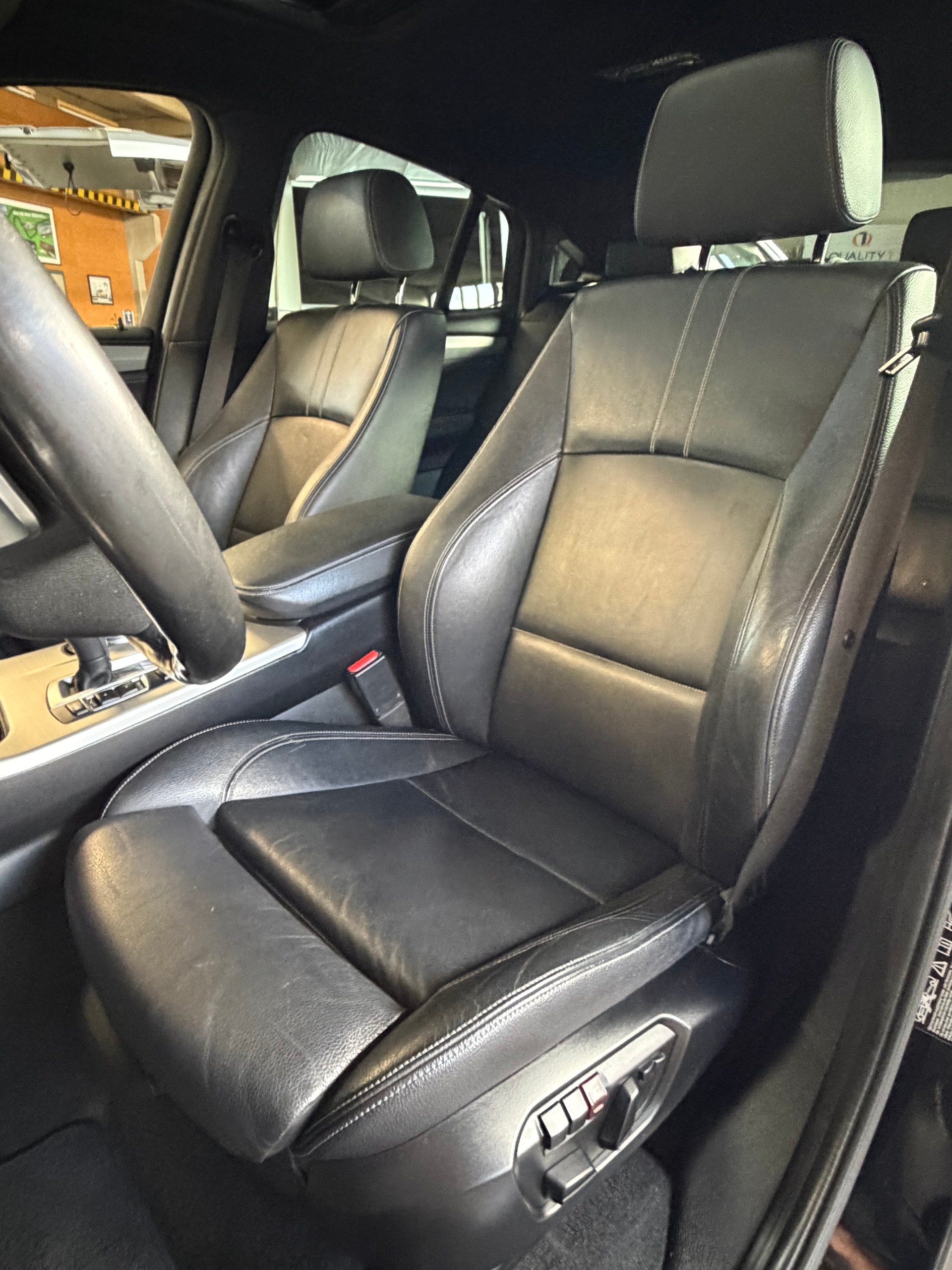 BMW X4 xDrive 30d M-Sport- & Aerodynamikpaket / Steptronic Automat-image-5