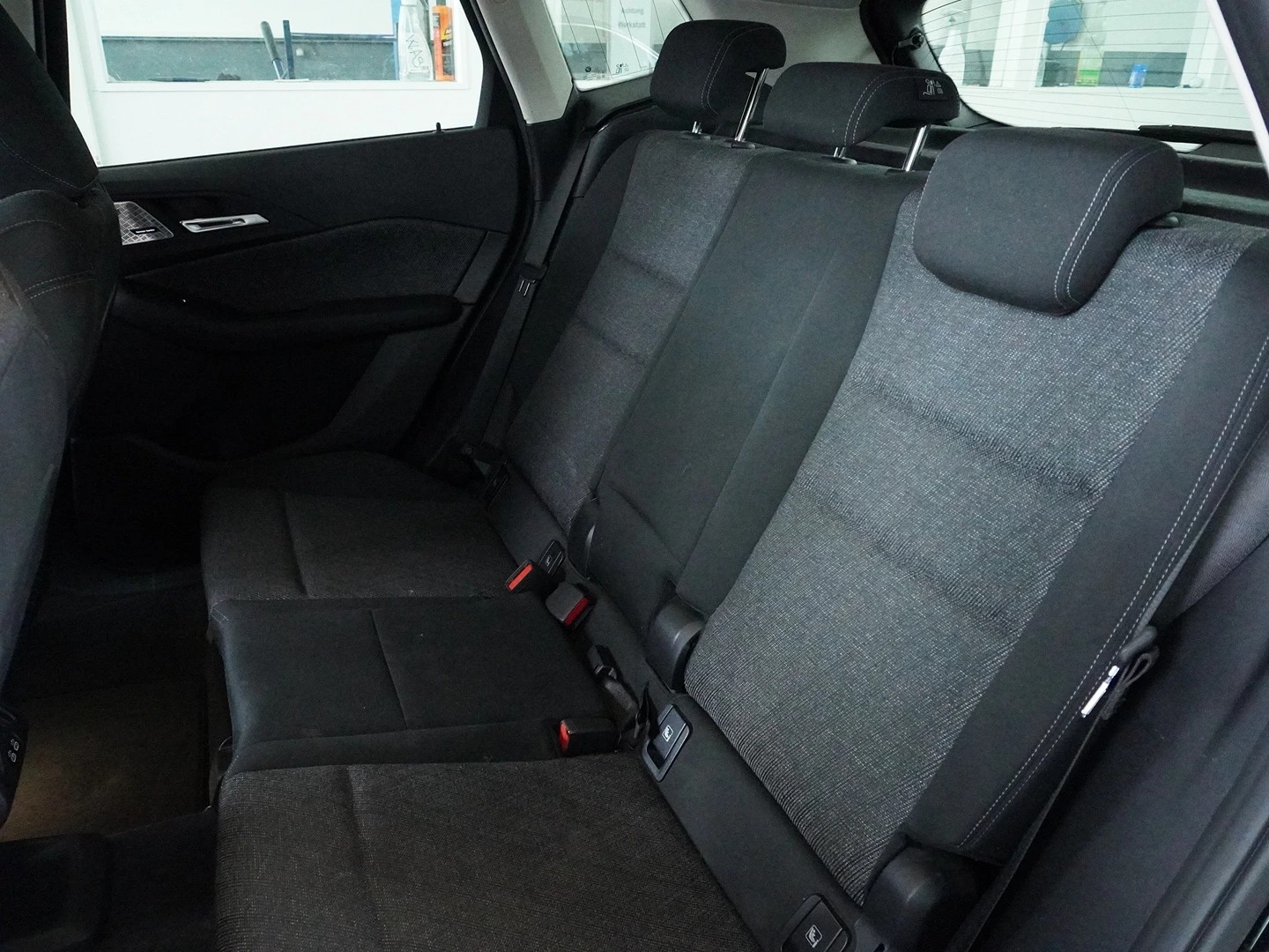 BMW 218d Active Tourer M Sport DKG-image-6