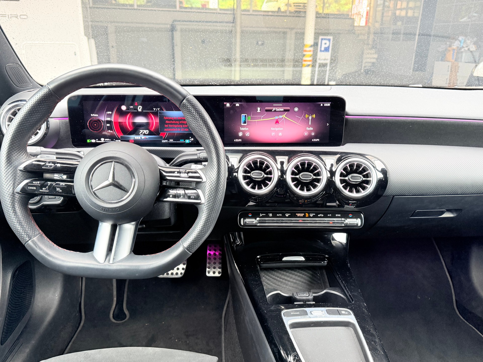 MERCEDES-BENZ A 200 AMG Line 7G-DCT-image-12