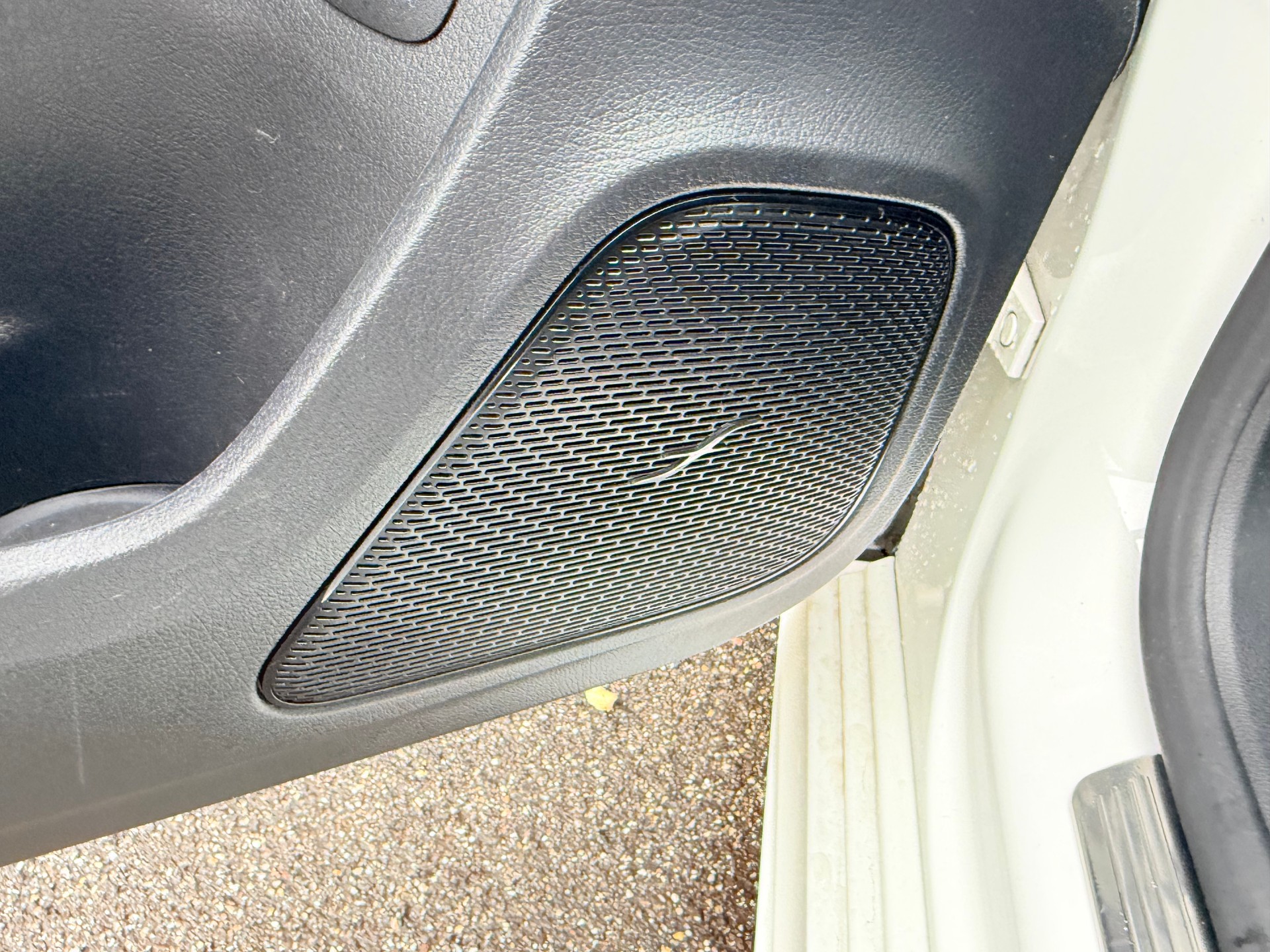 MERCEDES-BENZ A 200 AMG Line 7G-DCT-image-14