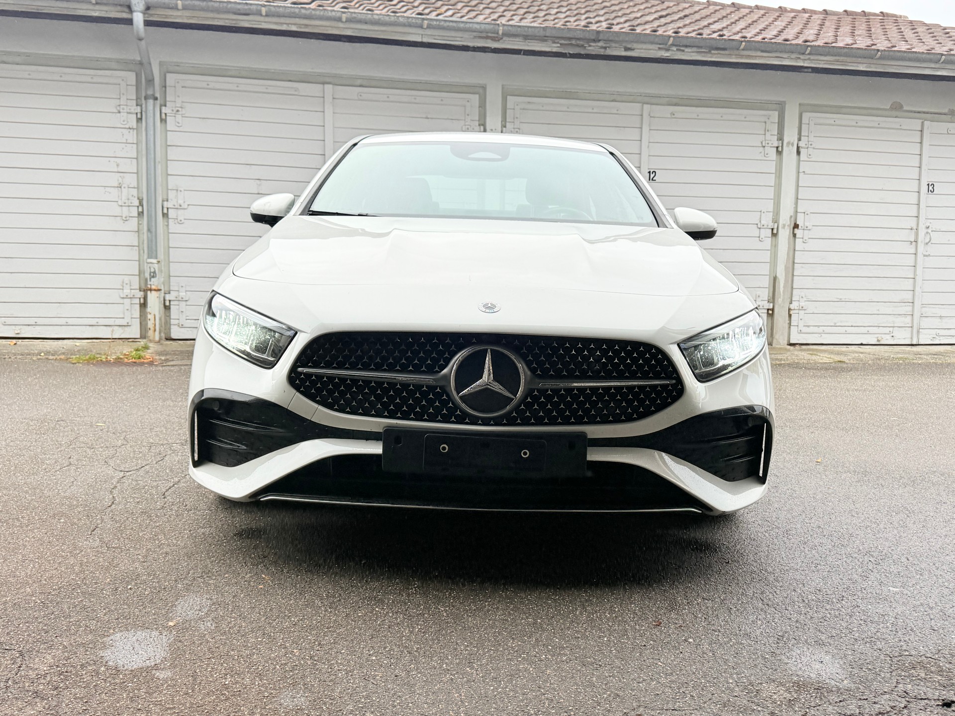 MERCEDES-BENZ A 200 AMG Line 7G-DCT-image-4