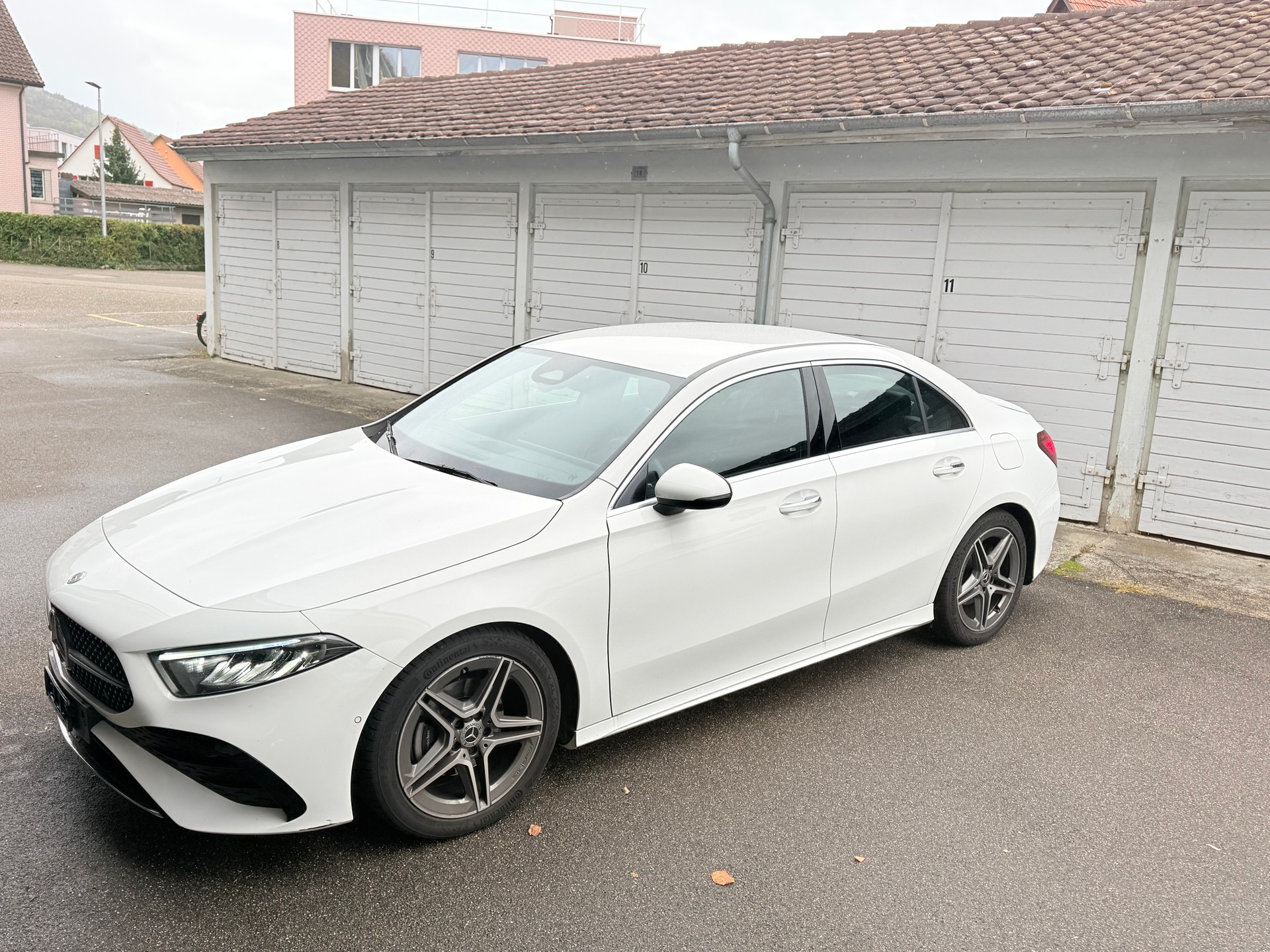 MERCEDES-BENZ A 200 AMG Line 7G-DCT-image-10
