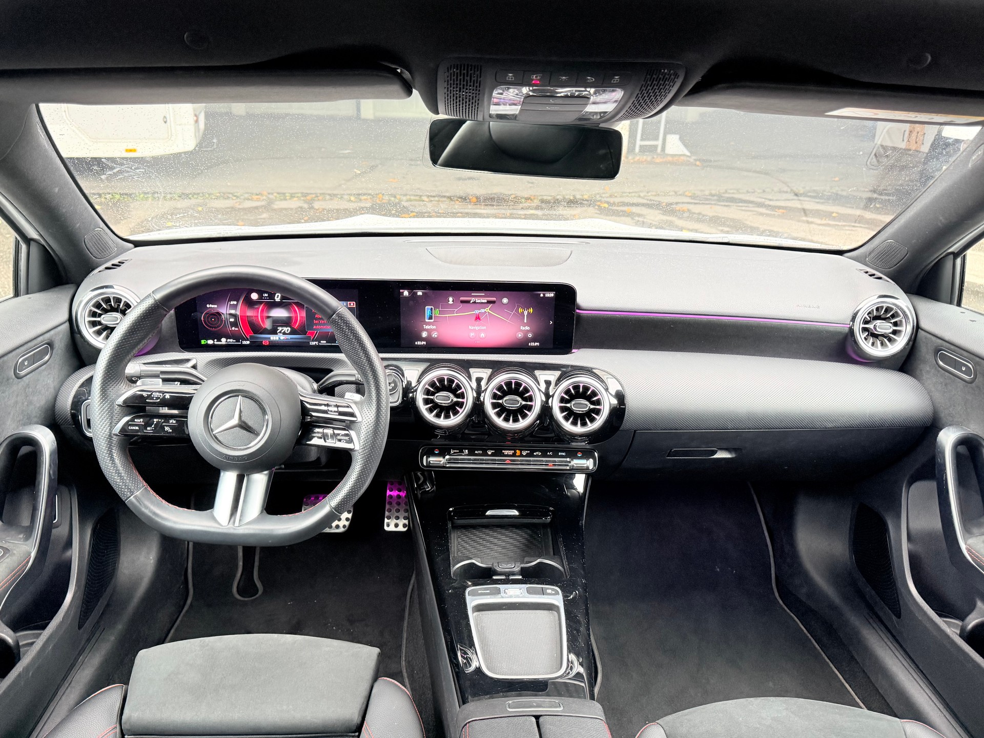 MERCEDES-BENZ A 200 AMG Line 7G-DCT-image-11