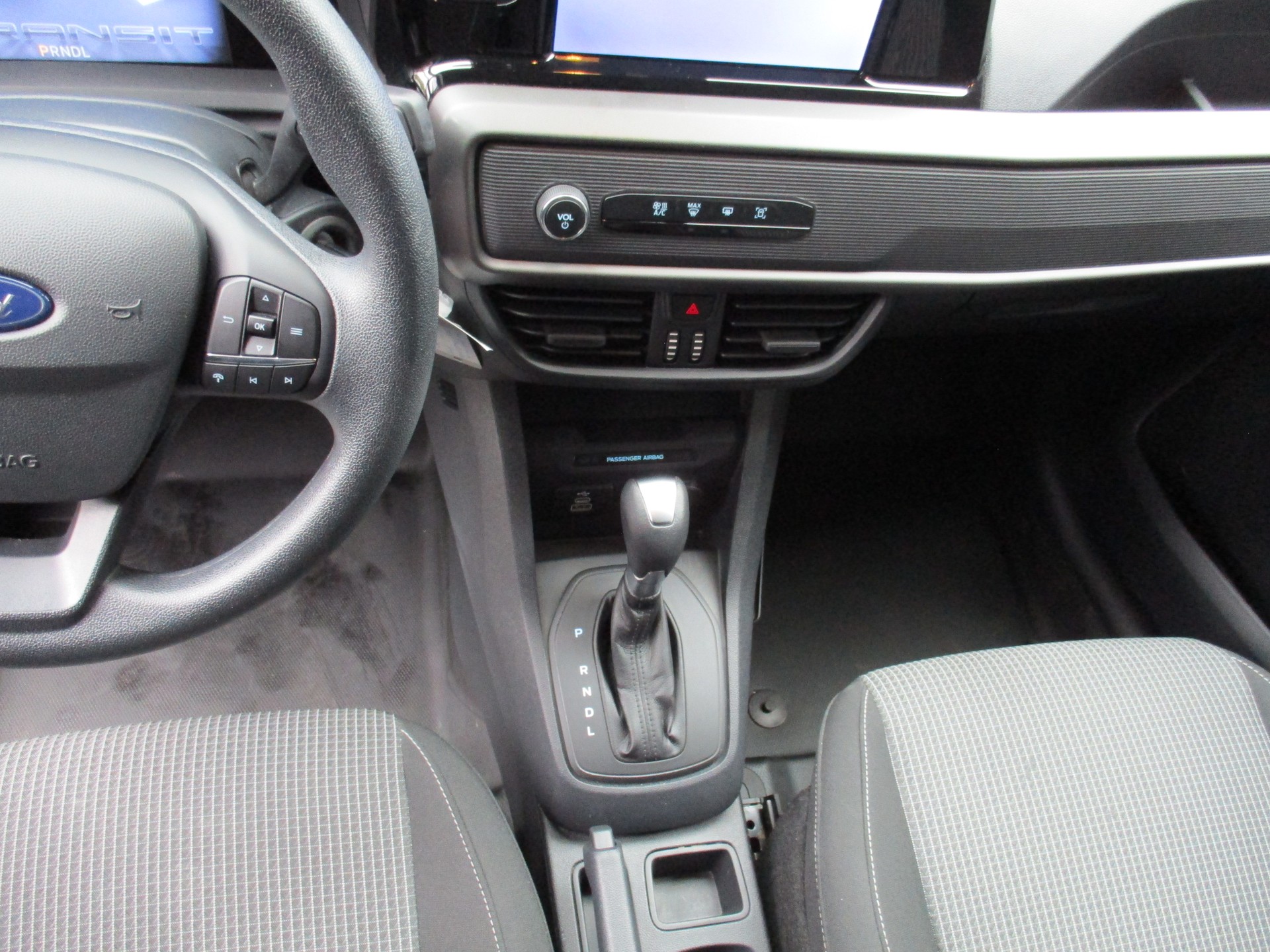 FORD Transit Courier Van 1.0 EcoBoost Trend Automat-image-6