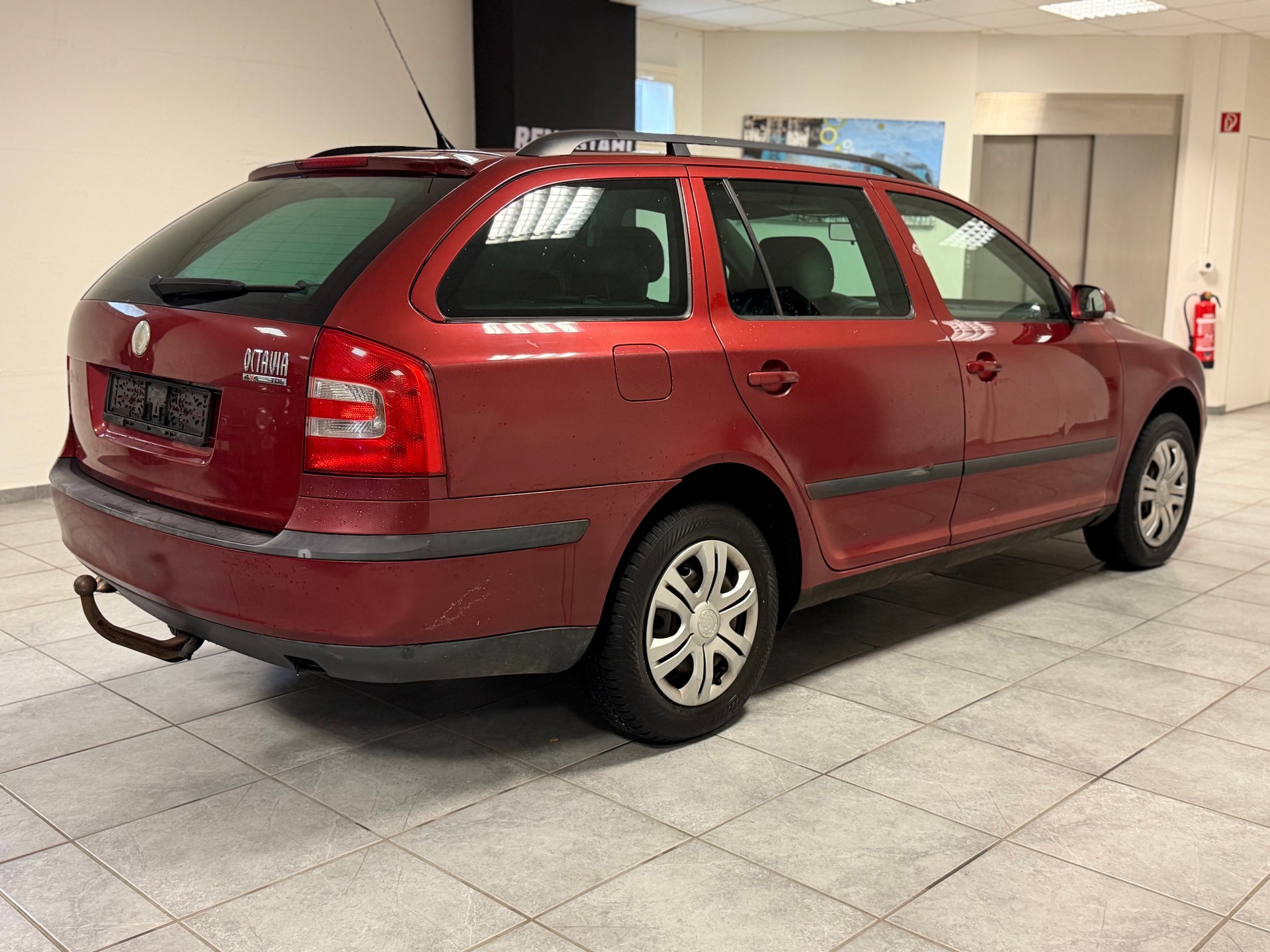 SKODA Octavia 1.9 TDI Swiss Ice Hockey 4x4-image-10
