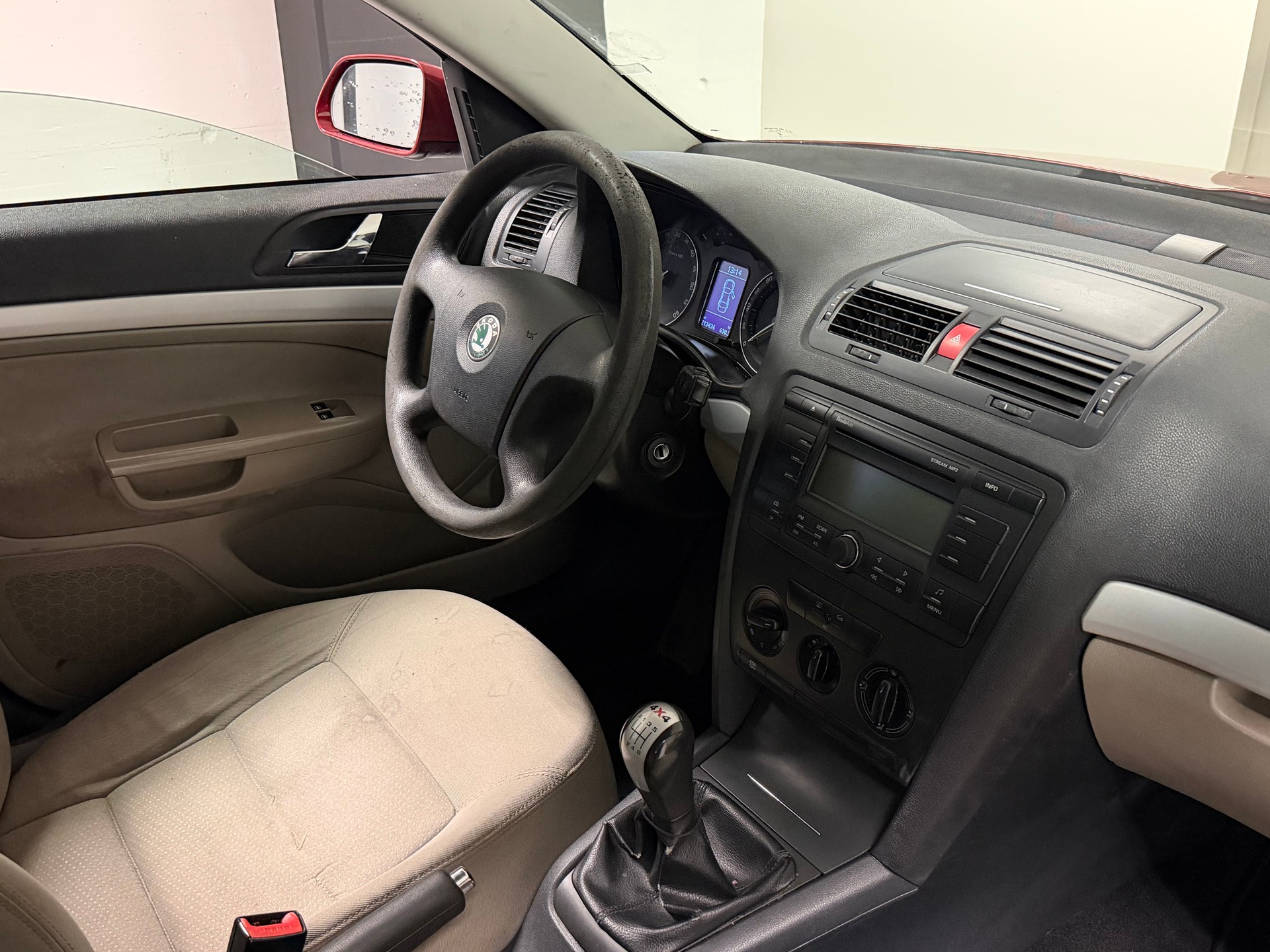 SKODA Octavia 1.9 TDI Swiss Ice Hockey 4x4-image-19