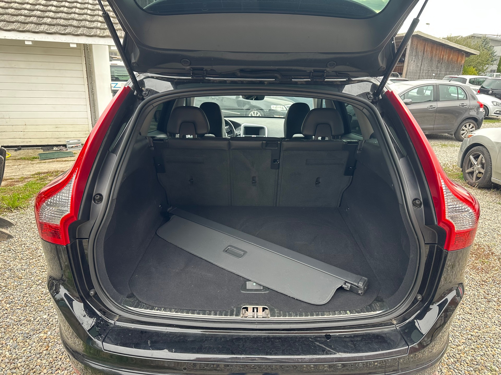 VOLVO XC60 D4 AWD Summum Geartronic-image-7