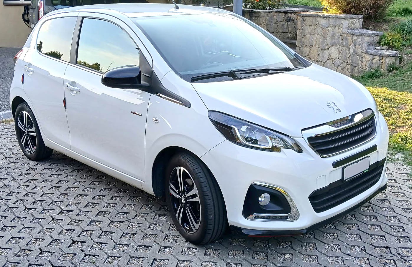 Car photo