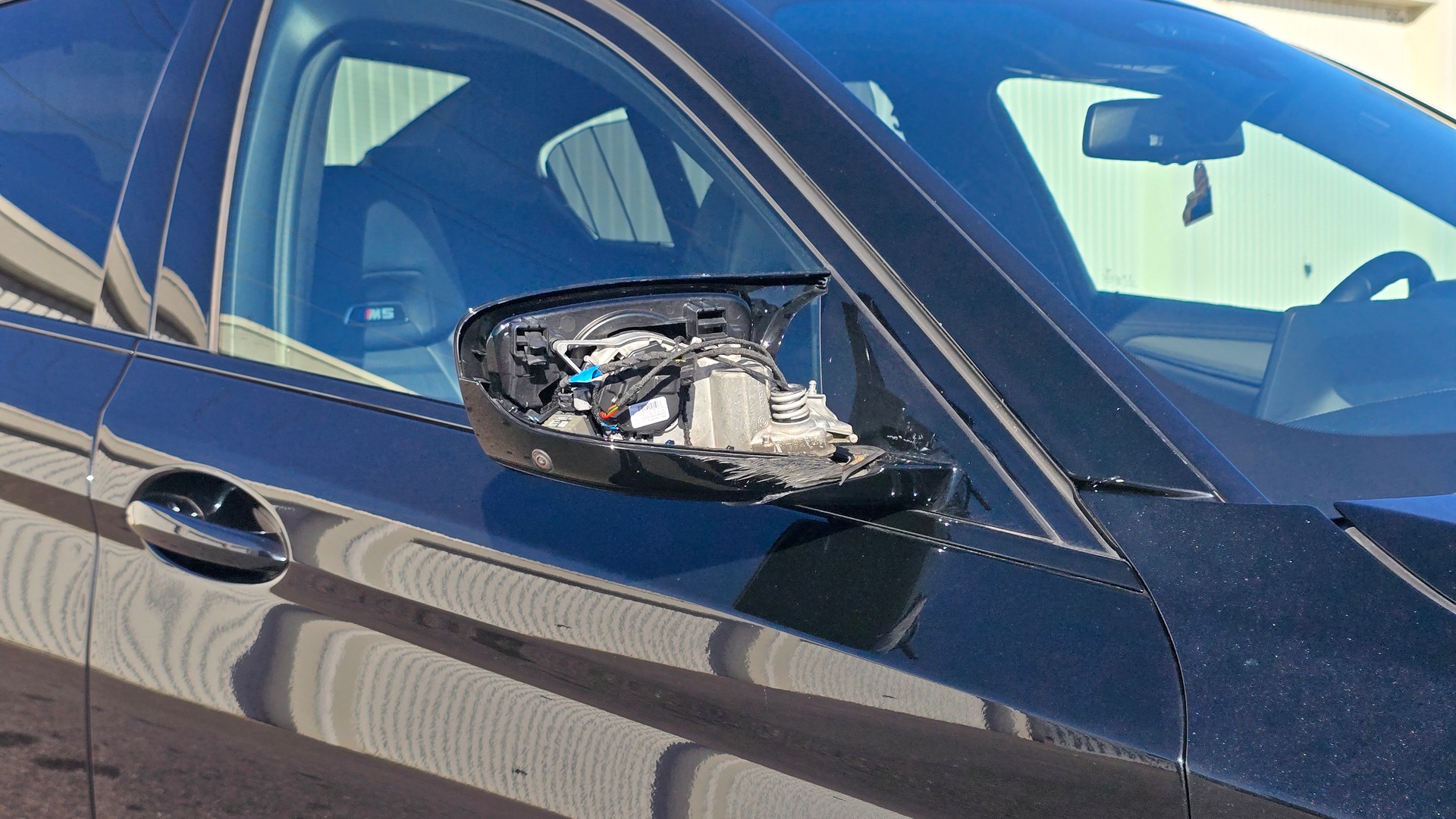 BMW M5 Competition xDrive-image-8