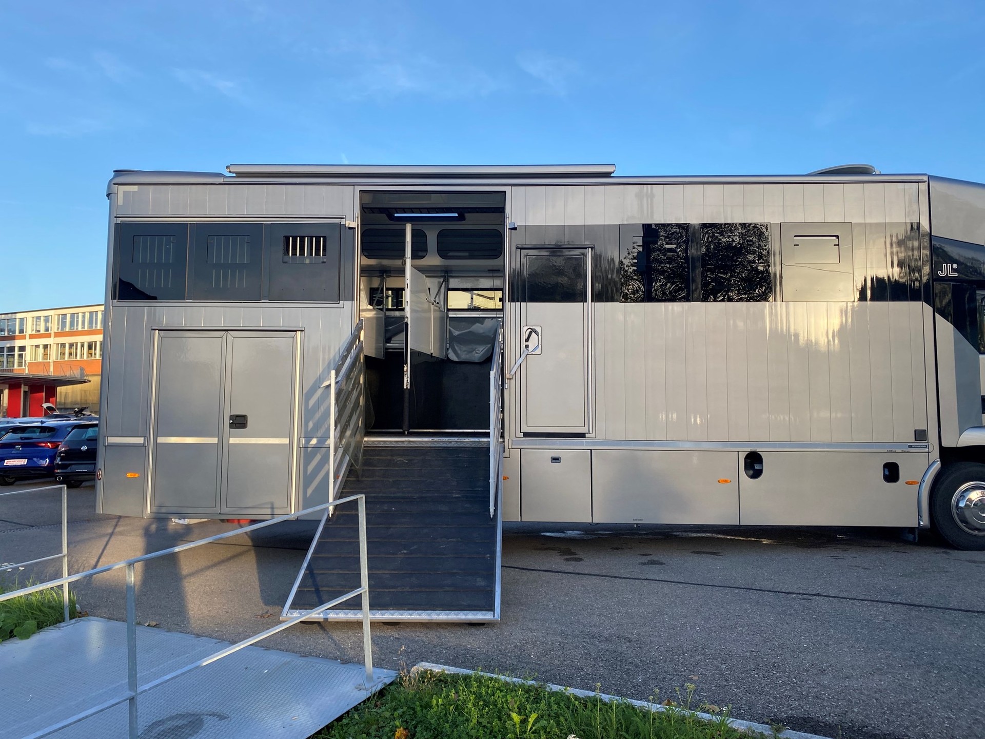 MAN TGM 15.290 Pferdetransporter 5 Pferde POP-OUT-image-5