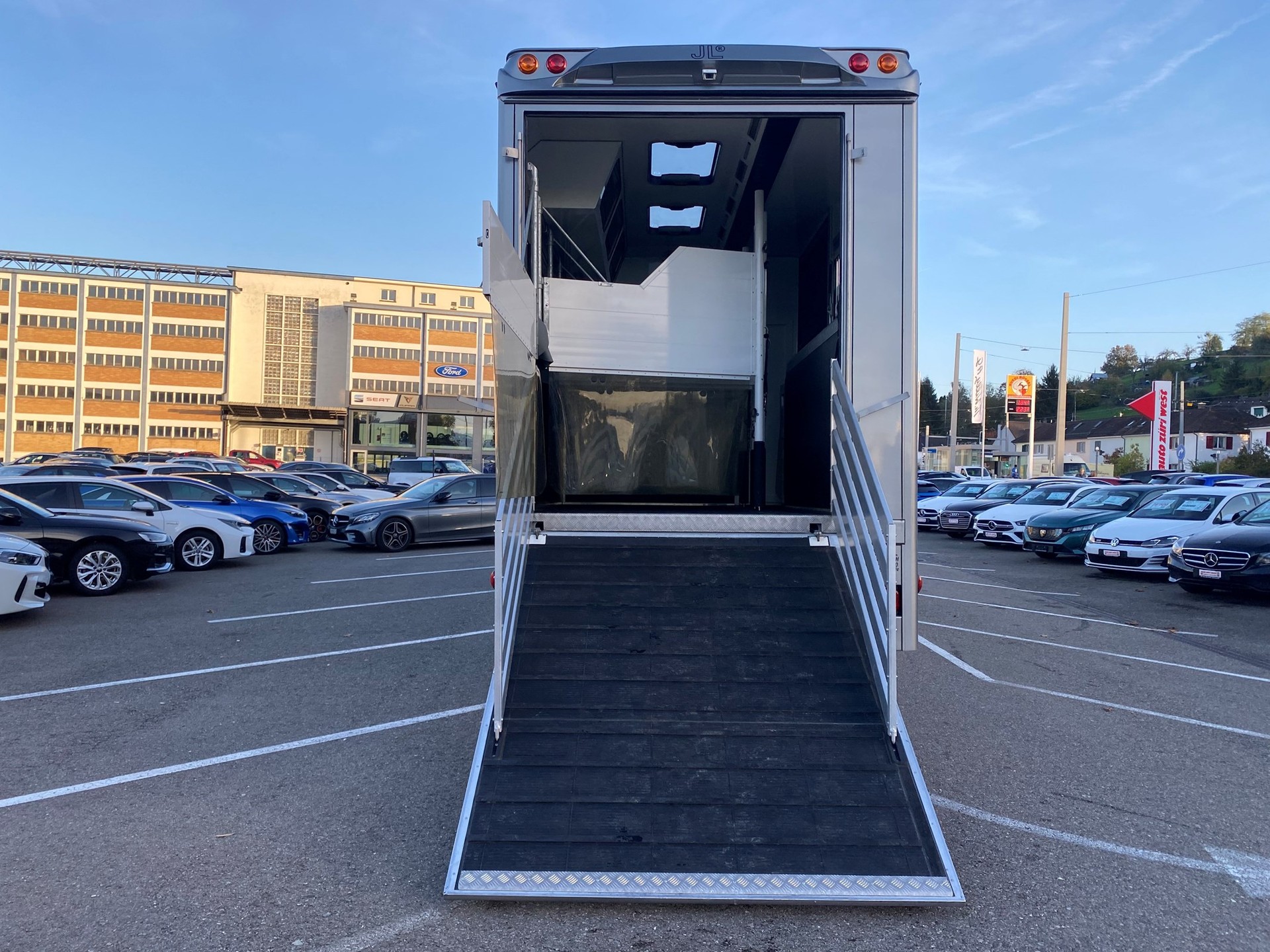 MAN TGM 15.290 Pferdetransporter 5 Pferde POP-OUT-image-10