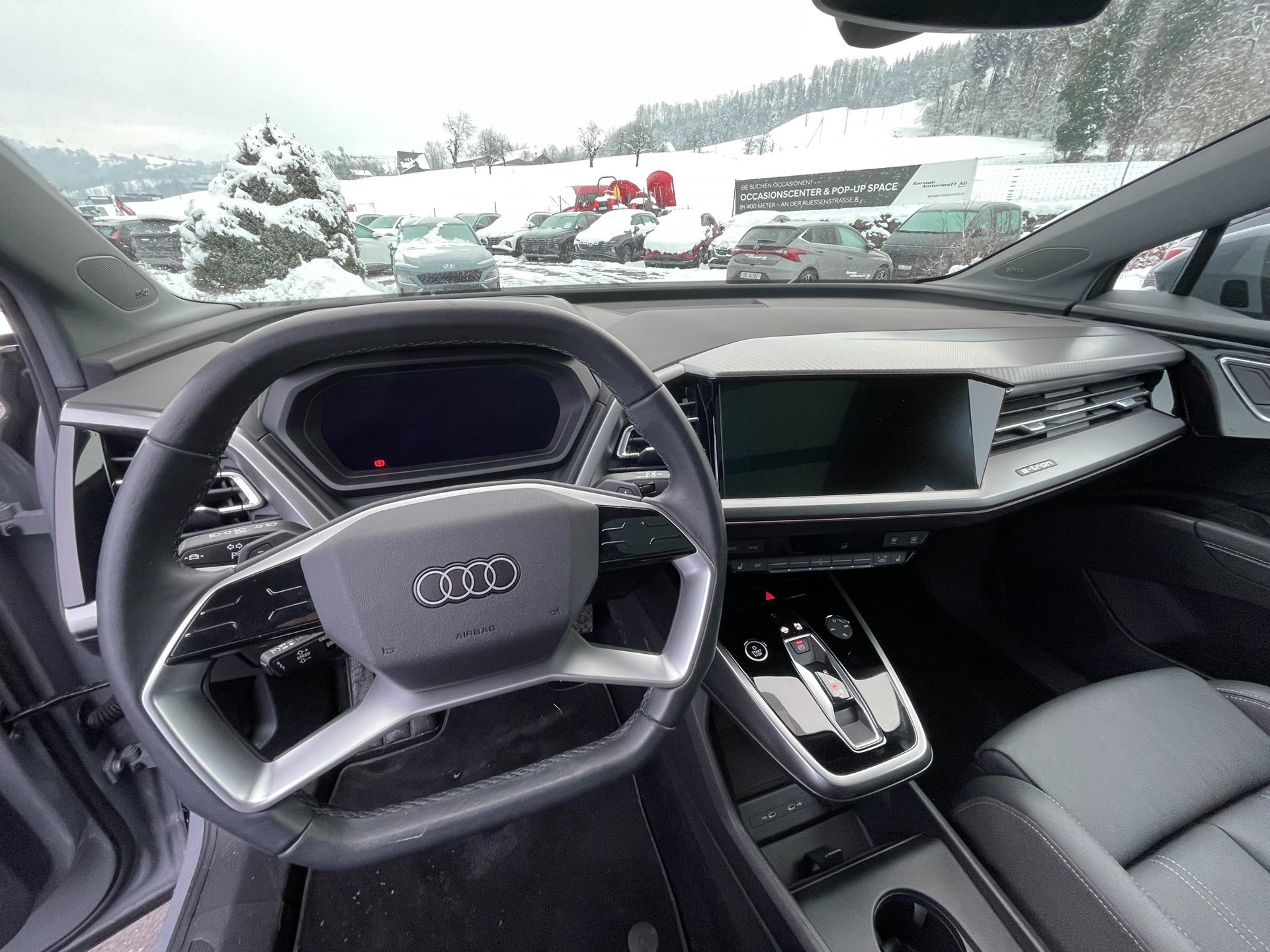 AUDI Q4 e-tron 50 quattro-image-2