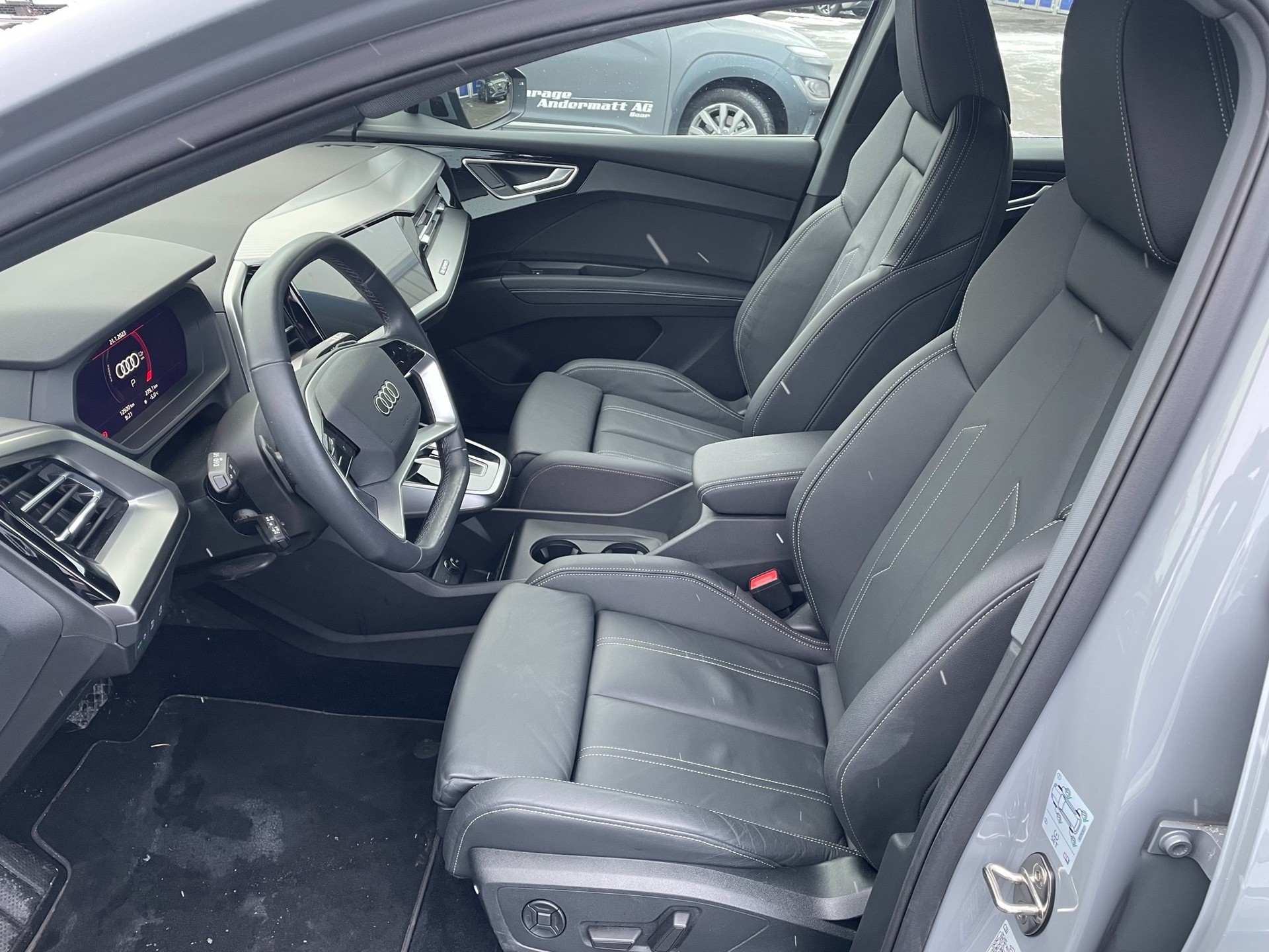 AUDI Q4 e-tron 50 quattro-image-3