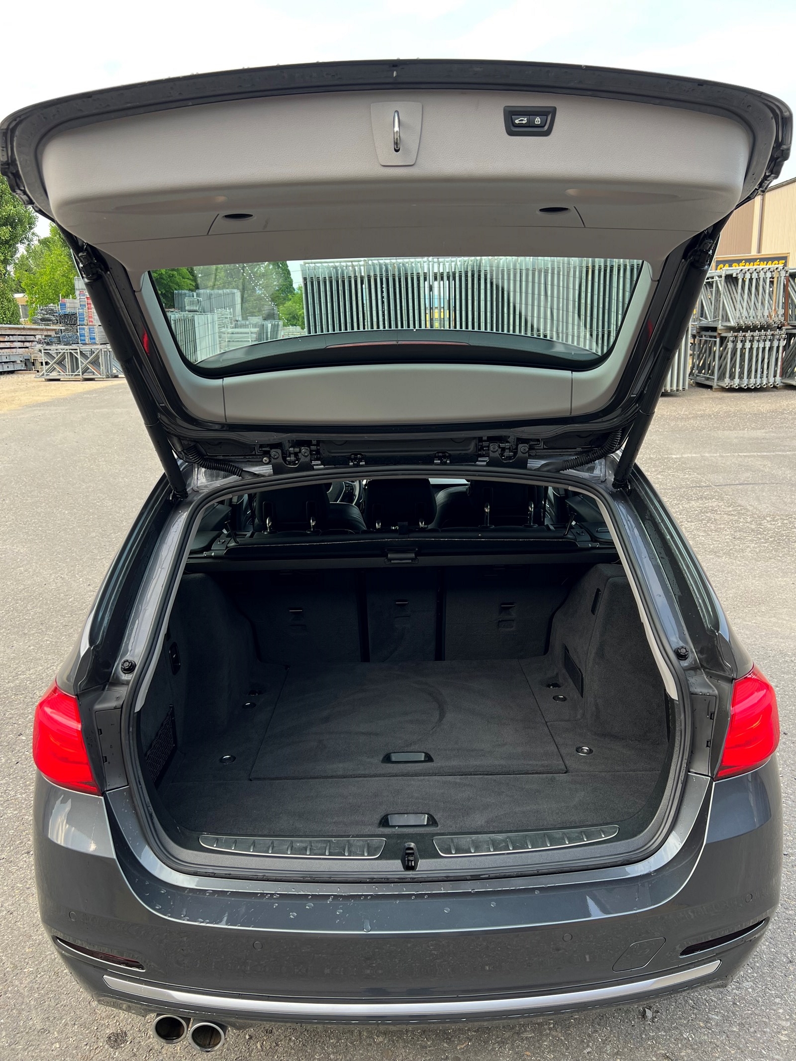 BMW 335d xDrive Touring Steptronic-image-5