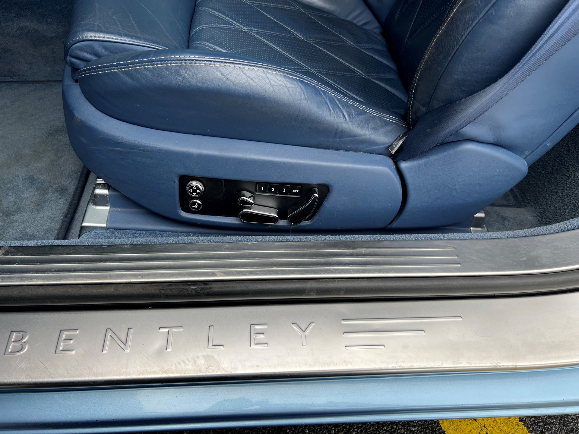 BENTLEY Continental GT 6.0 W12-image-4