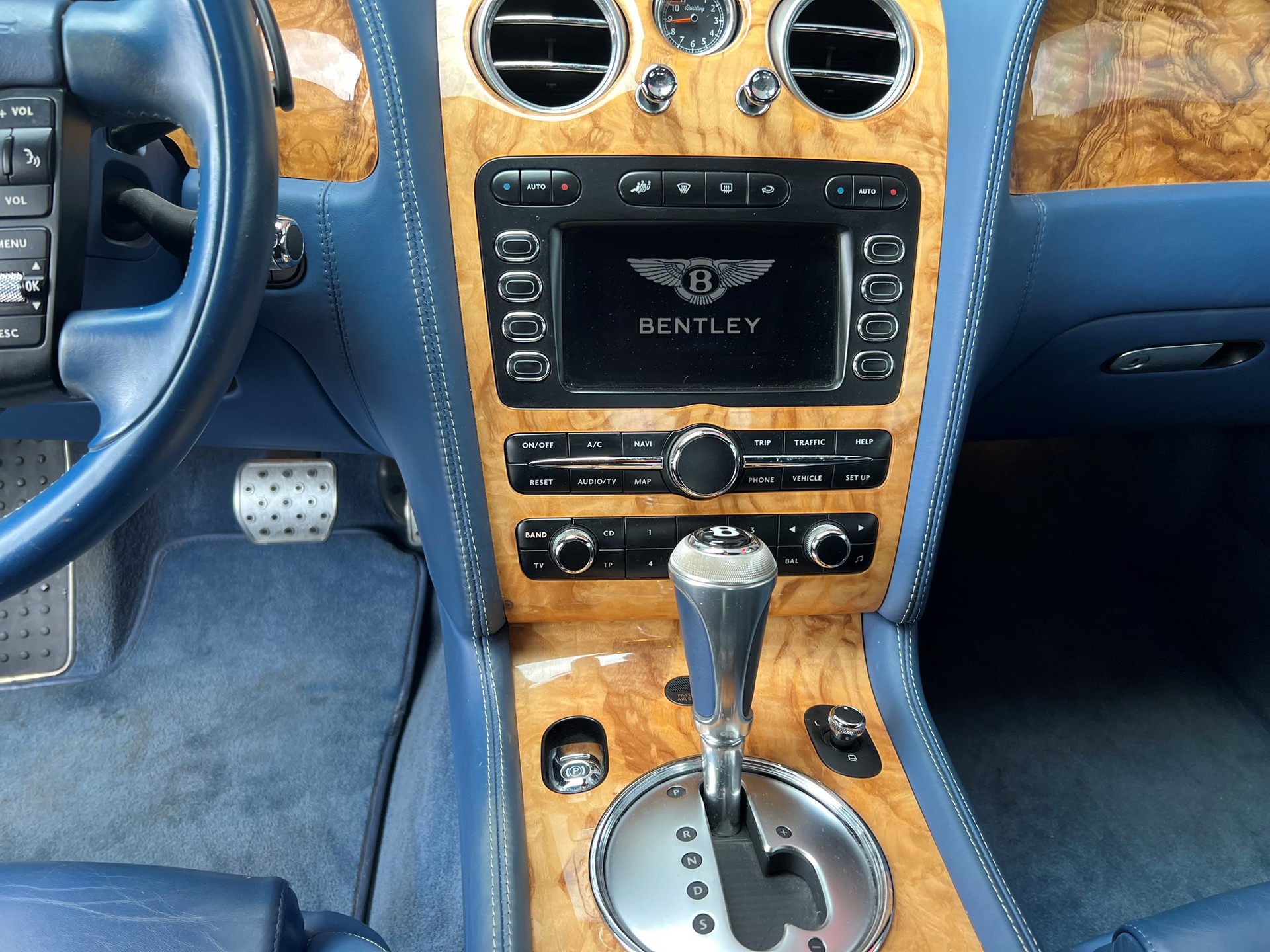 BENTLEY Continental GT 6.0 W12-image-7