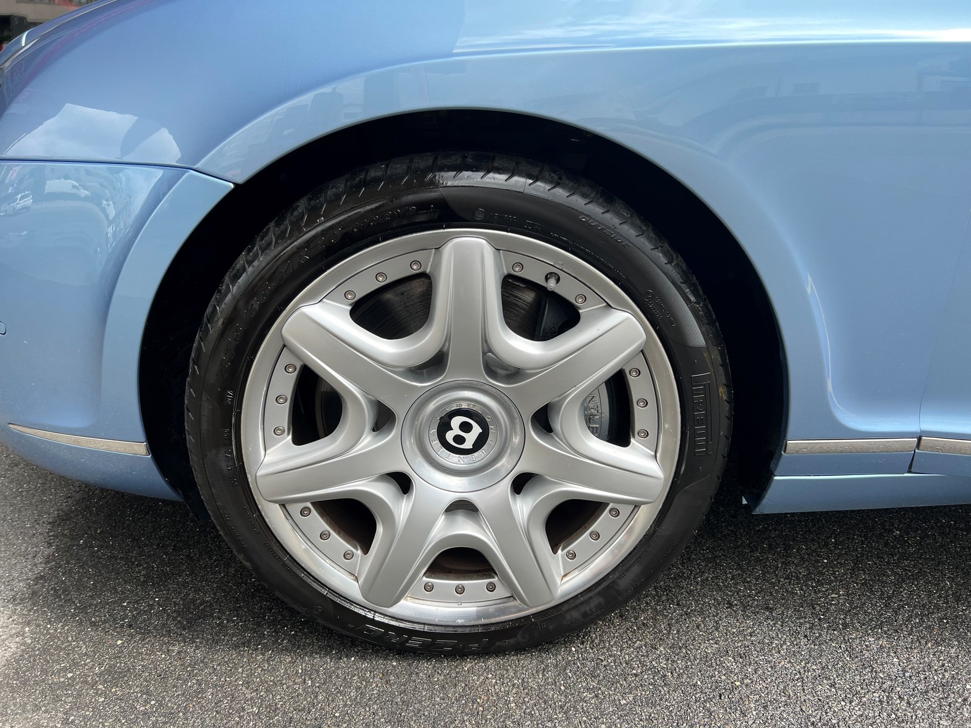 BENTLEY Continental GT 6.0 W12-image-17