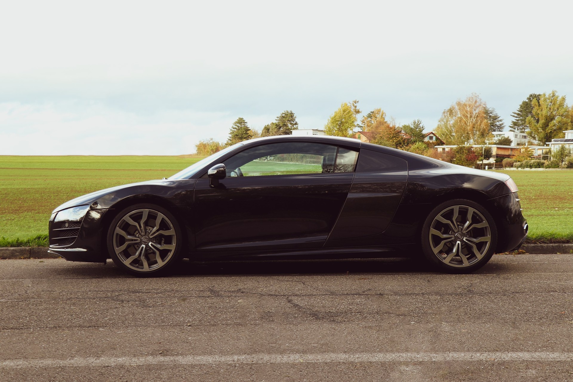AUDI R8 Coupé 5.2-image-1