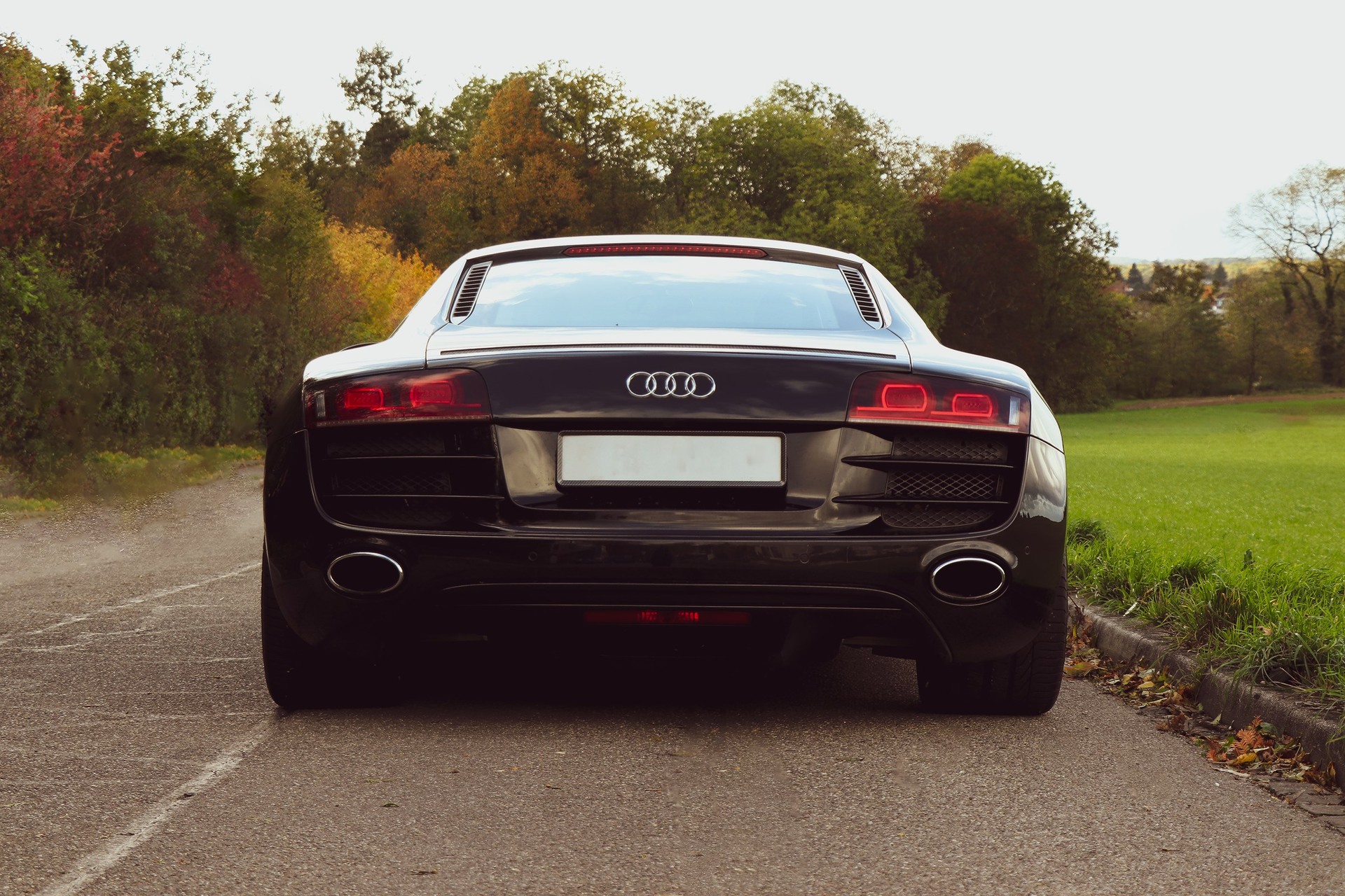 AUDI R8 Coupé 5.2-image-3