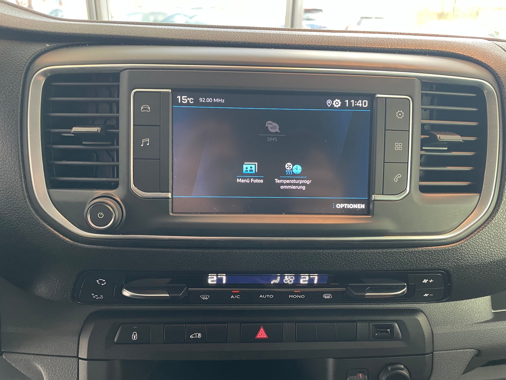 PEUGEOT Expert HDi140 S&S Prem. S-image-11