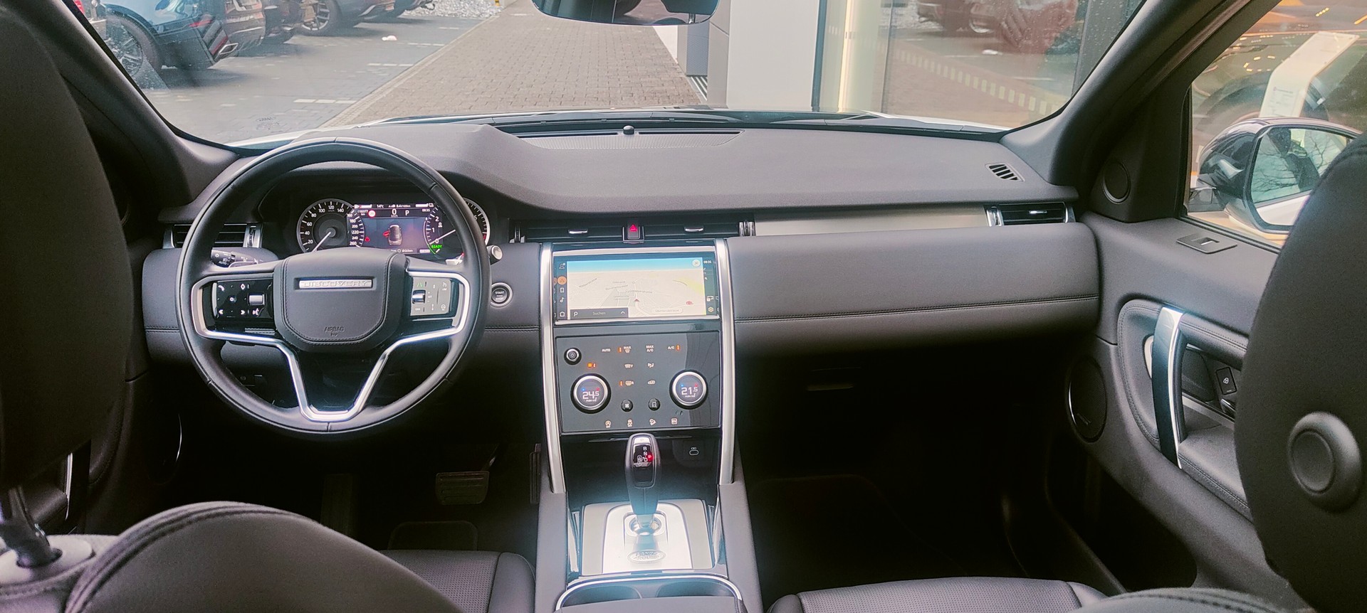 LAND ROVER Discovery Sport P300e 1.5 PHEV SE AT8-image-4
