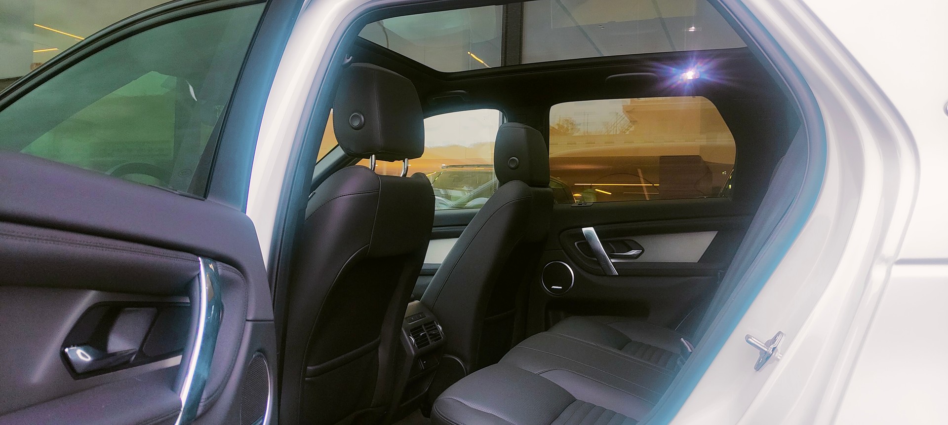 LAND ROVER Discovery Sport P300e 1.5 PHEV SE AT8-image-7