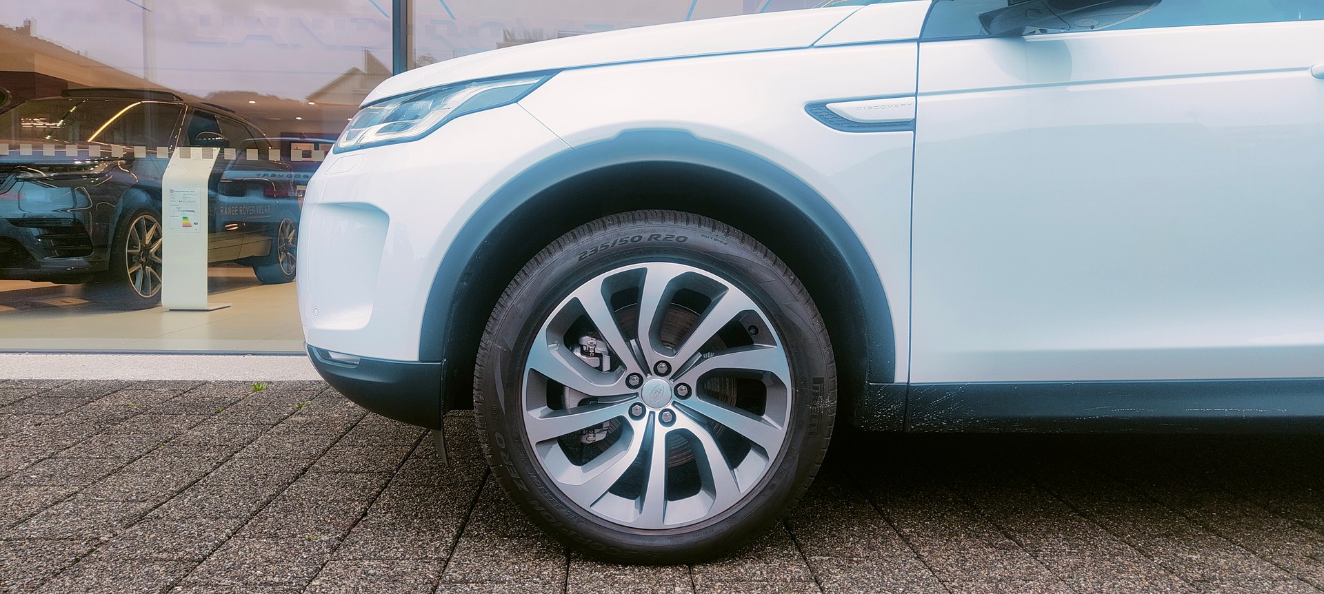 LAND ROVER Discovery Sport P300e 1.5 PHEV SE AT8-image-2