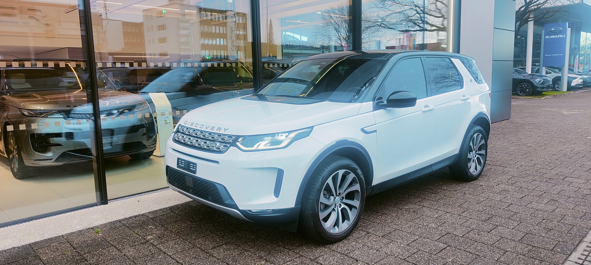 LAND ROVER Discovery Sport P300e 1.5 PHEV SE AT8-image-0