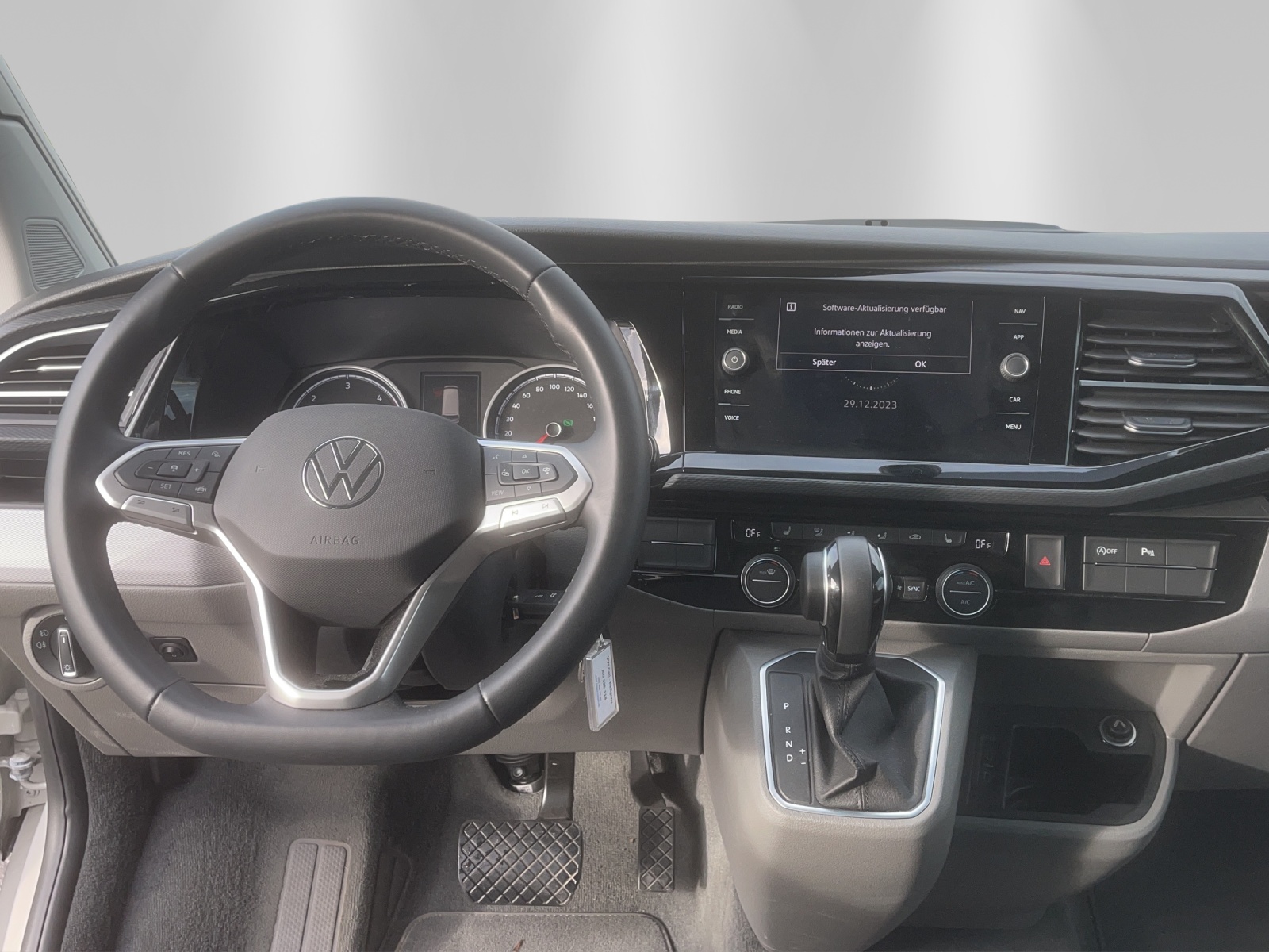 VW T6.1 California 2.0 TDI Ocean DSG-image-4