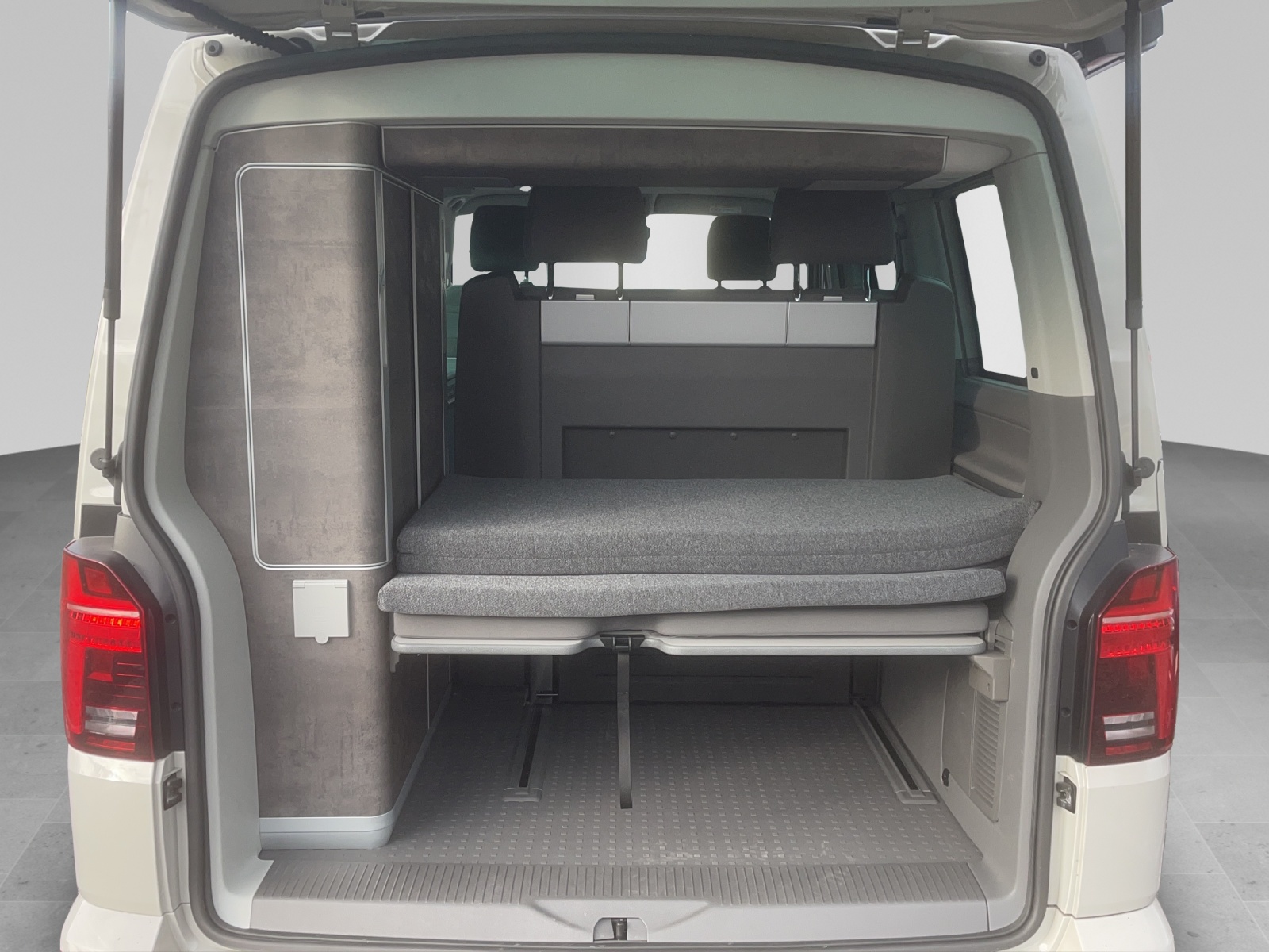 VW T6.1 California 2.0 TDI Ocean DSG-image-5