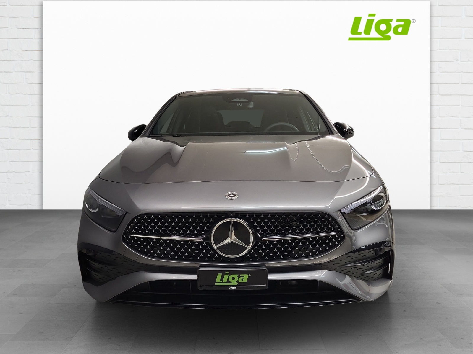 MERCEDES-BENZ A 200 AMG Line Night Star-image-2