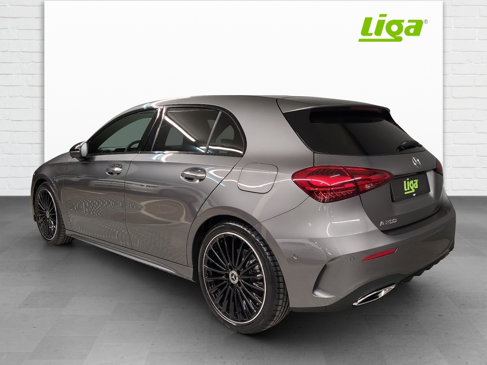 MERCEDES-BENZ A 200 AMG Line Night Star-image-3