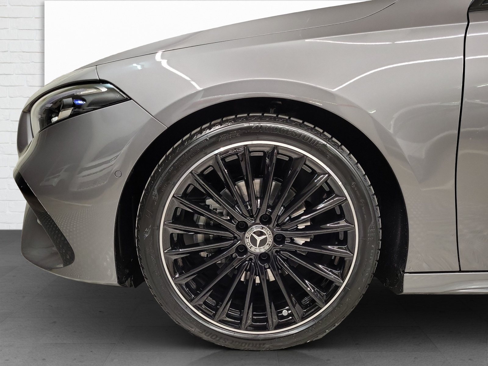 MERCEDES-BENZ A 200 AMG Line Night Star-image-5