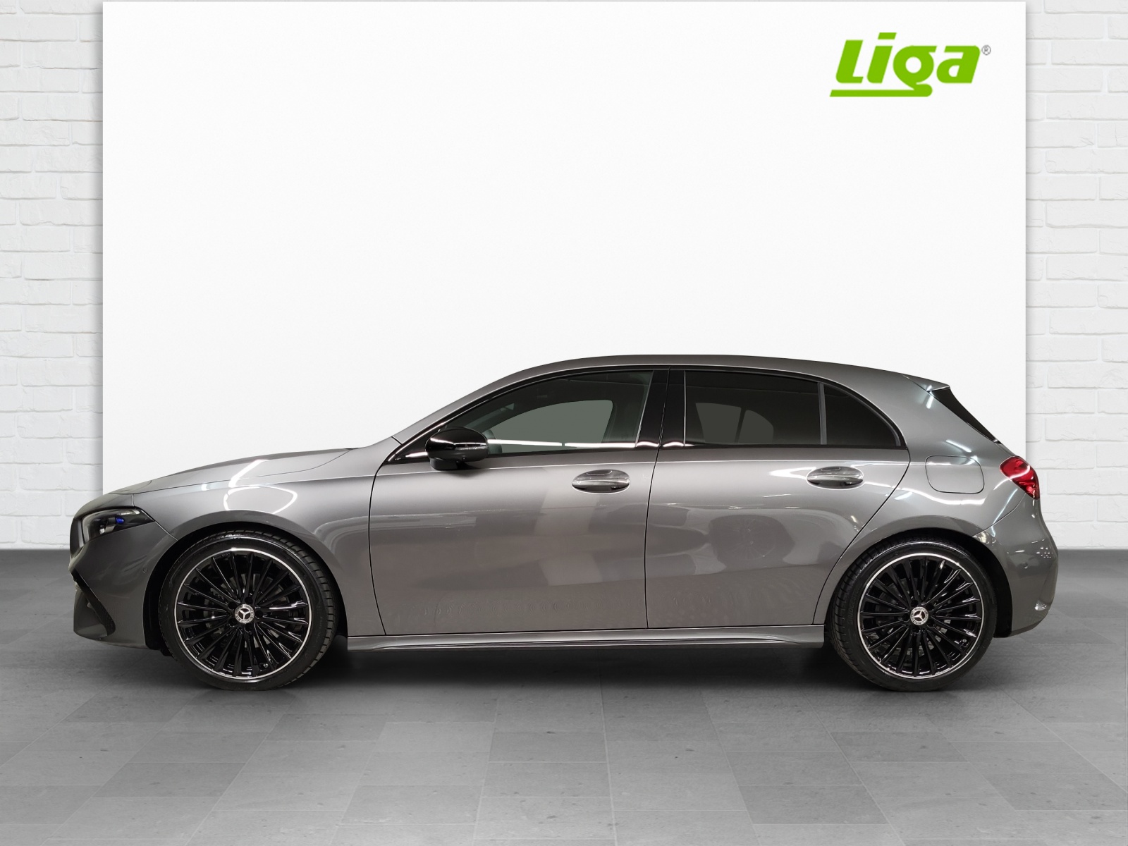 MERCEDES-BENZ A 200 AMG Line Night Star-image-0