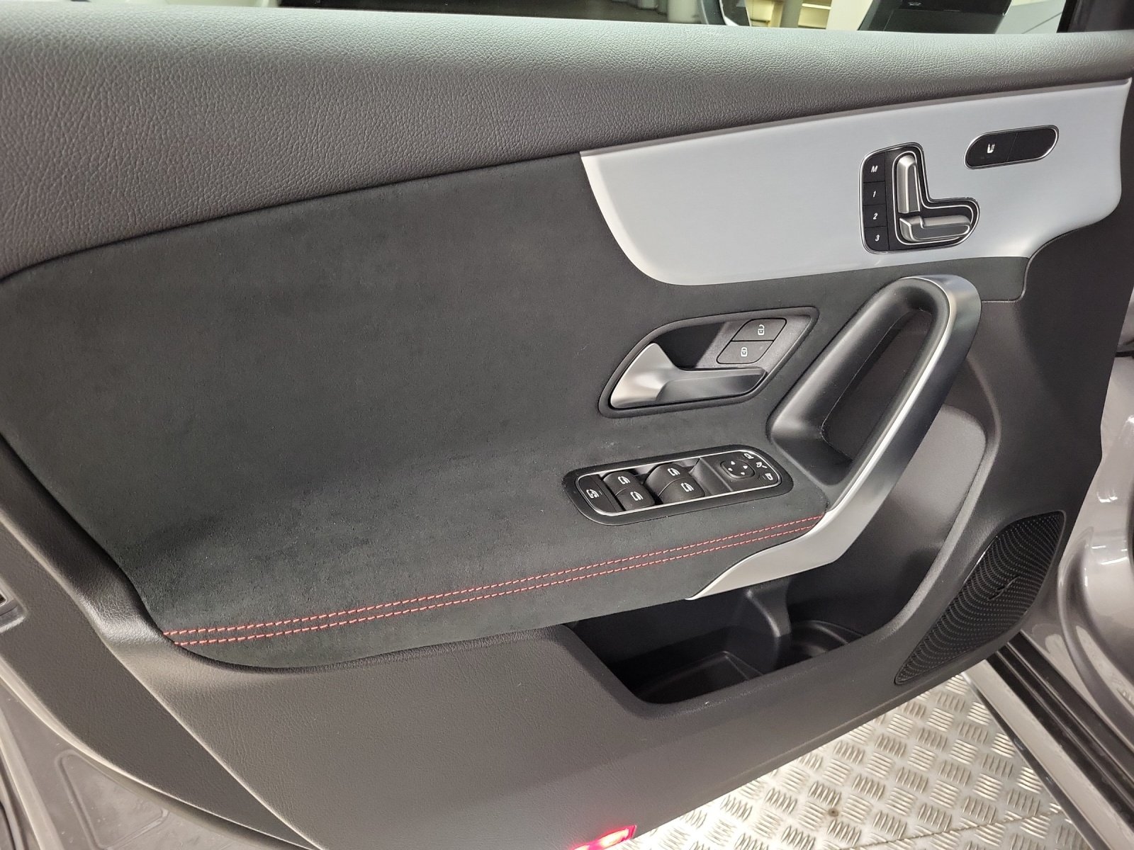 MERCEDES-BENZ A 200 AMG Line Night Star-image-14