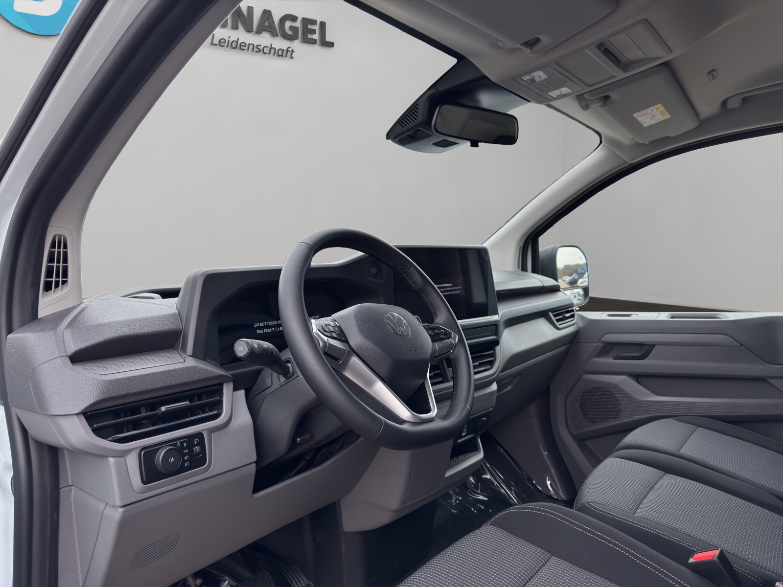 VW Transporter 2.0 TDI Automat-image-3