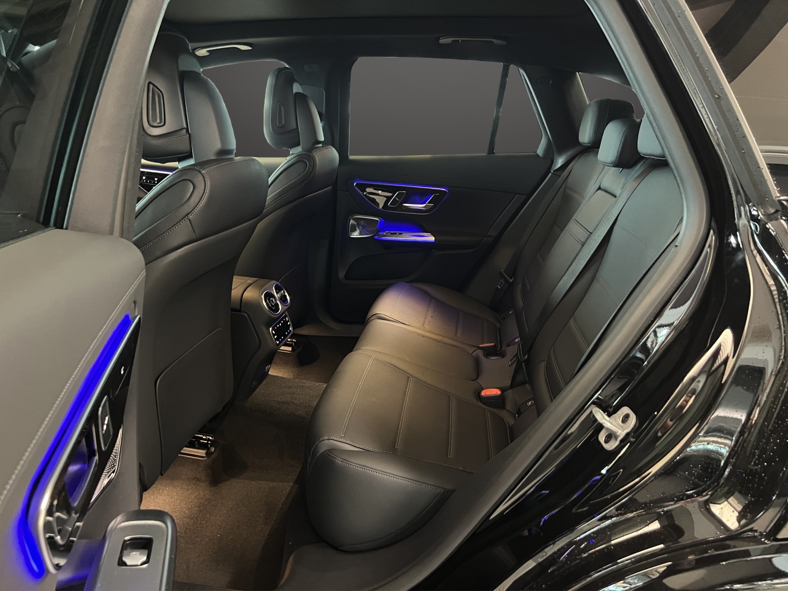 MERCEDES-BENZ GLC 300 d 4M 9G-Tronic-image-11