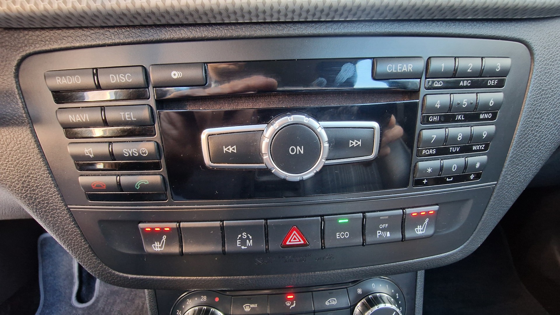 MERCEDES-BENZ B 200-image-26